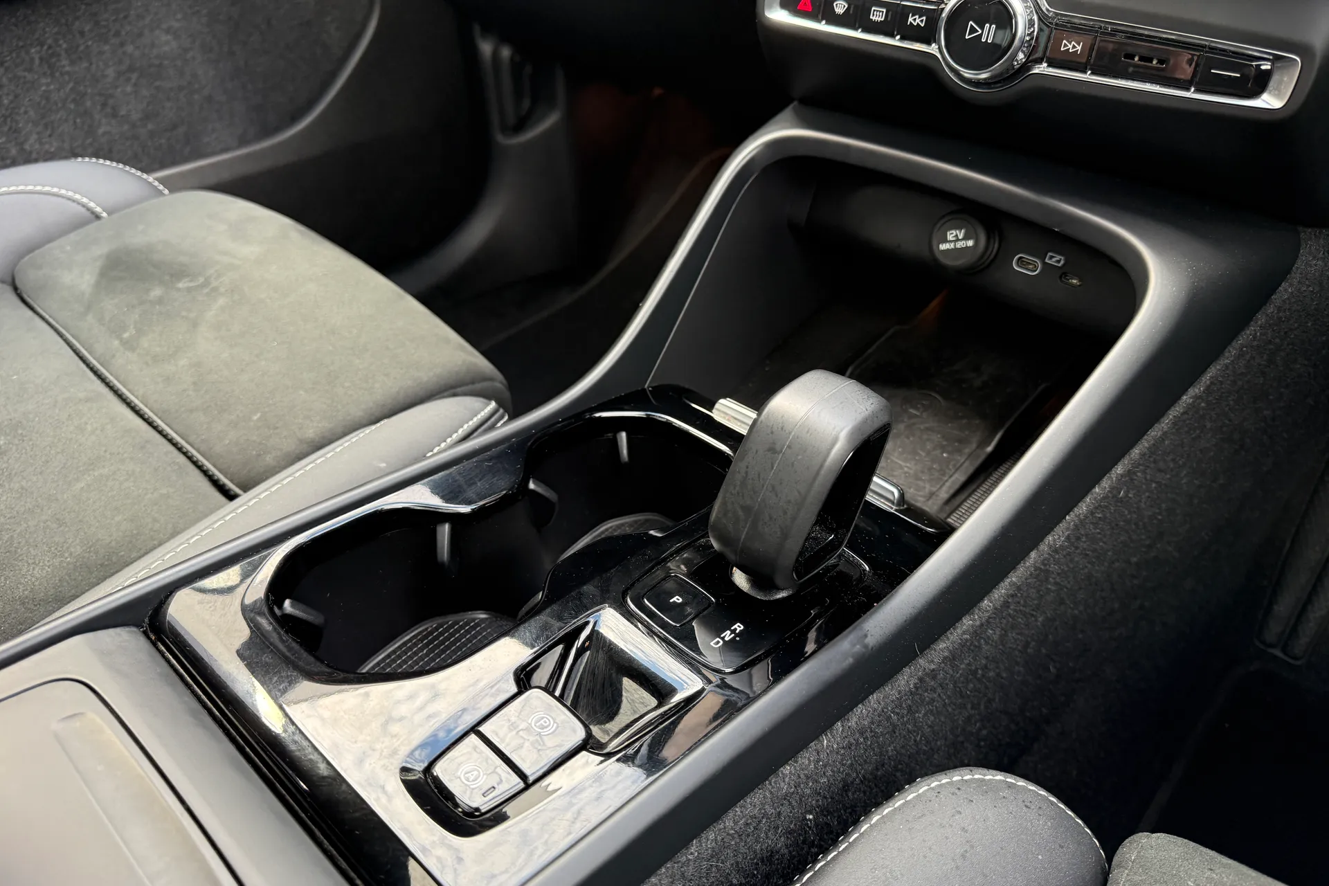 Volvo XC40 thumbnail image number 43