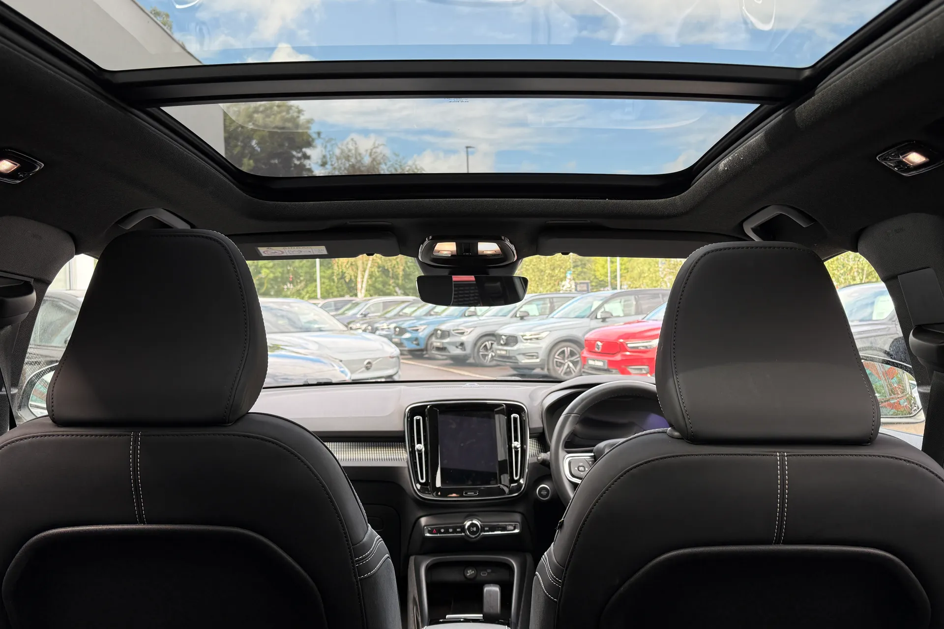 Volvo XC40 thumbnail image number 22