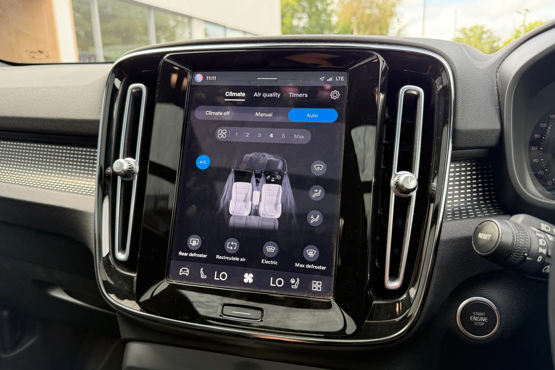 Volvo XC40 thumbnail image number 38