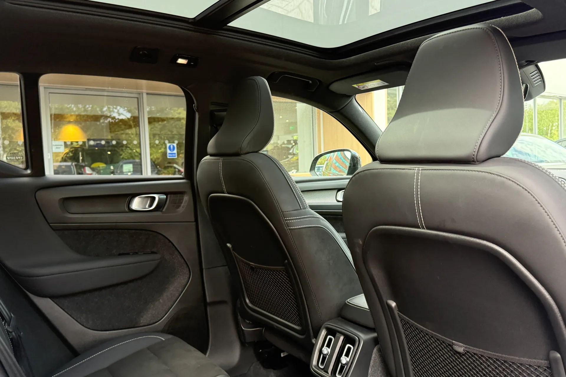 Volvo XC40 thumbnail image number 23