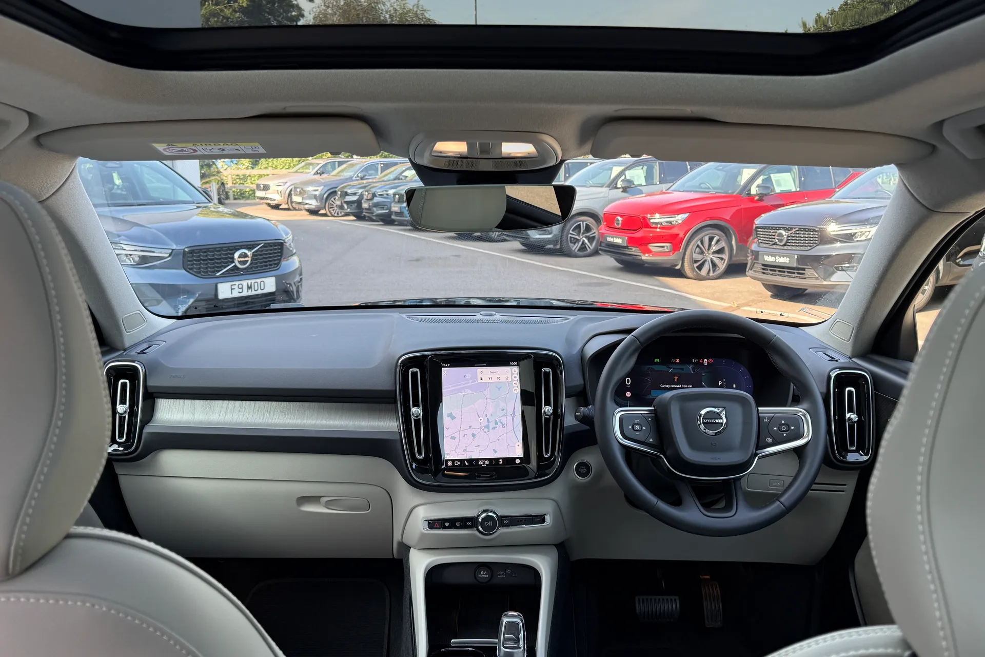 Volvo XC40 thumbnail image number 3