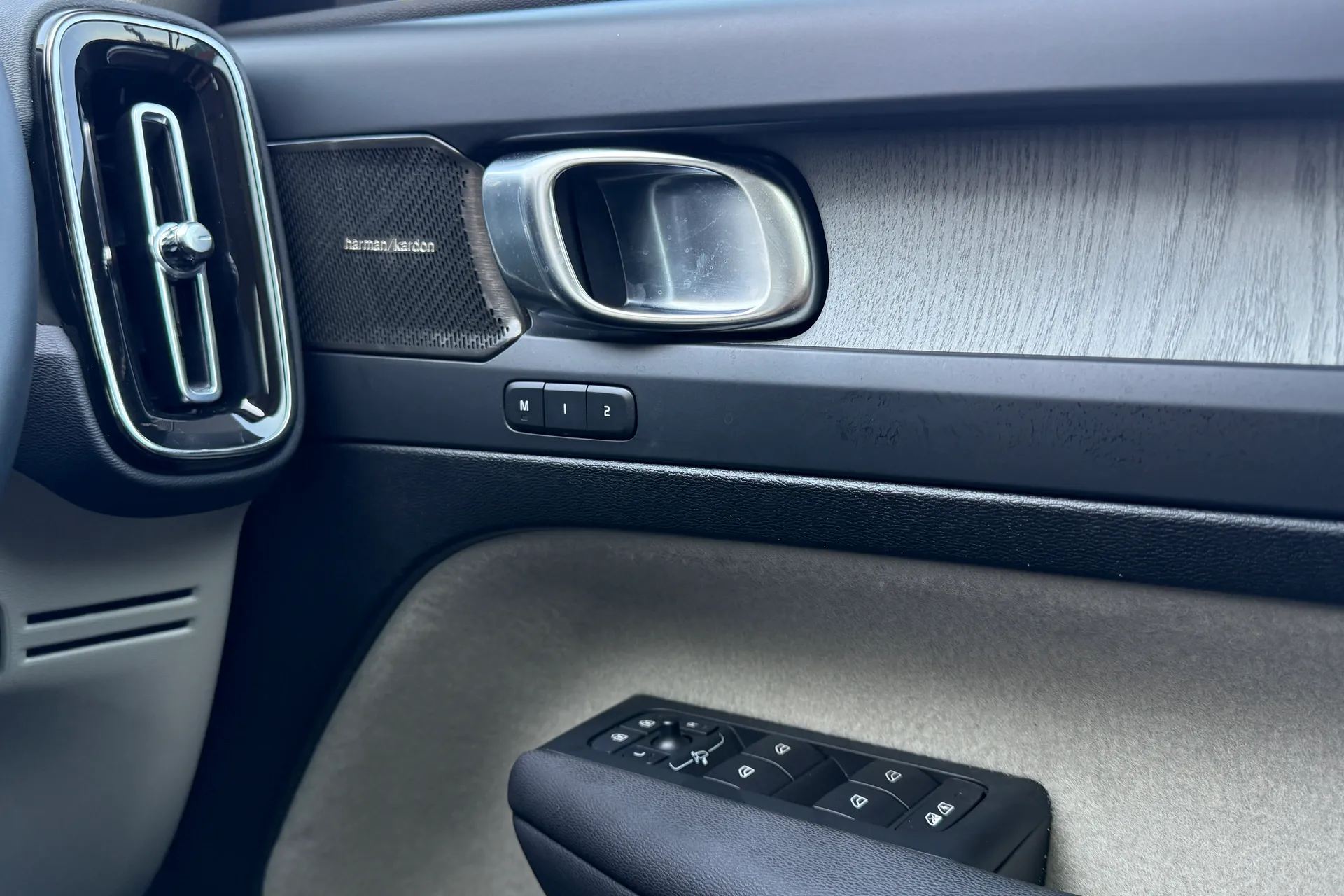 Volvo XC40 thumbnail image number 41