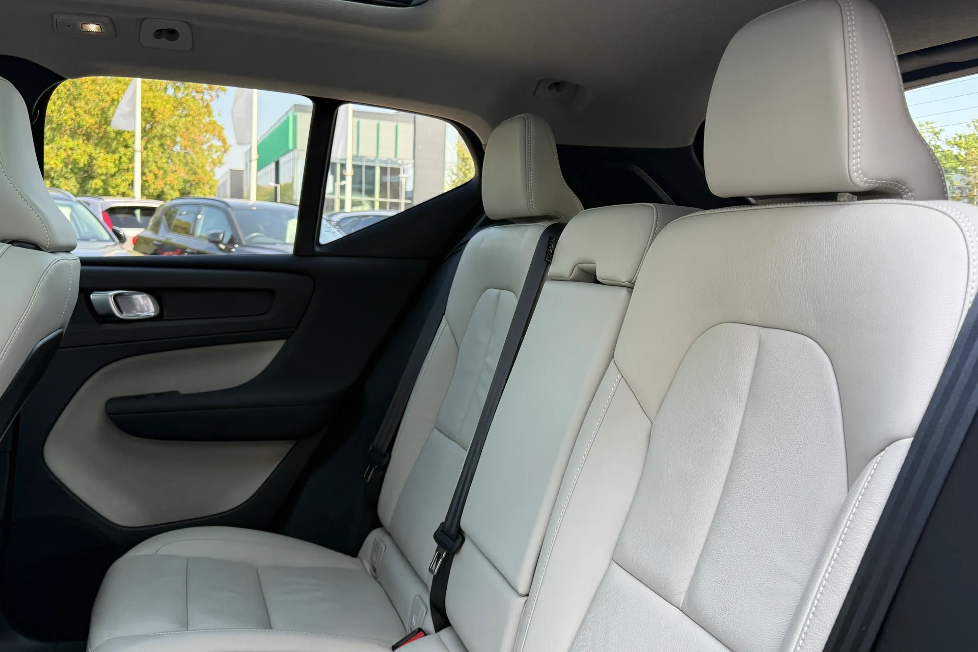 Volvo XC40 thumbnail image number 30