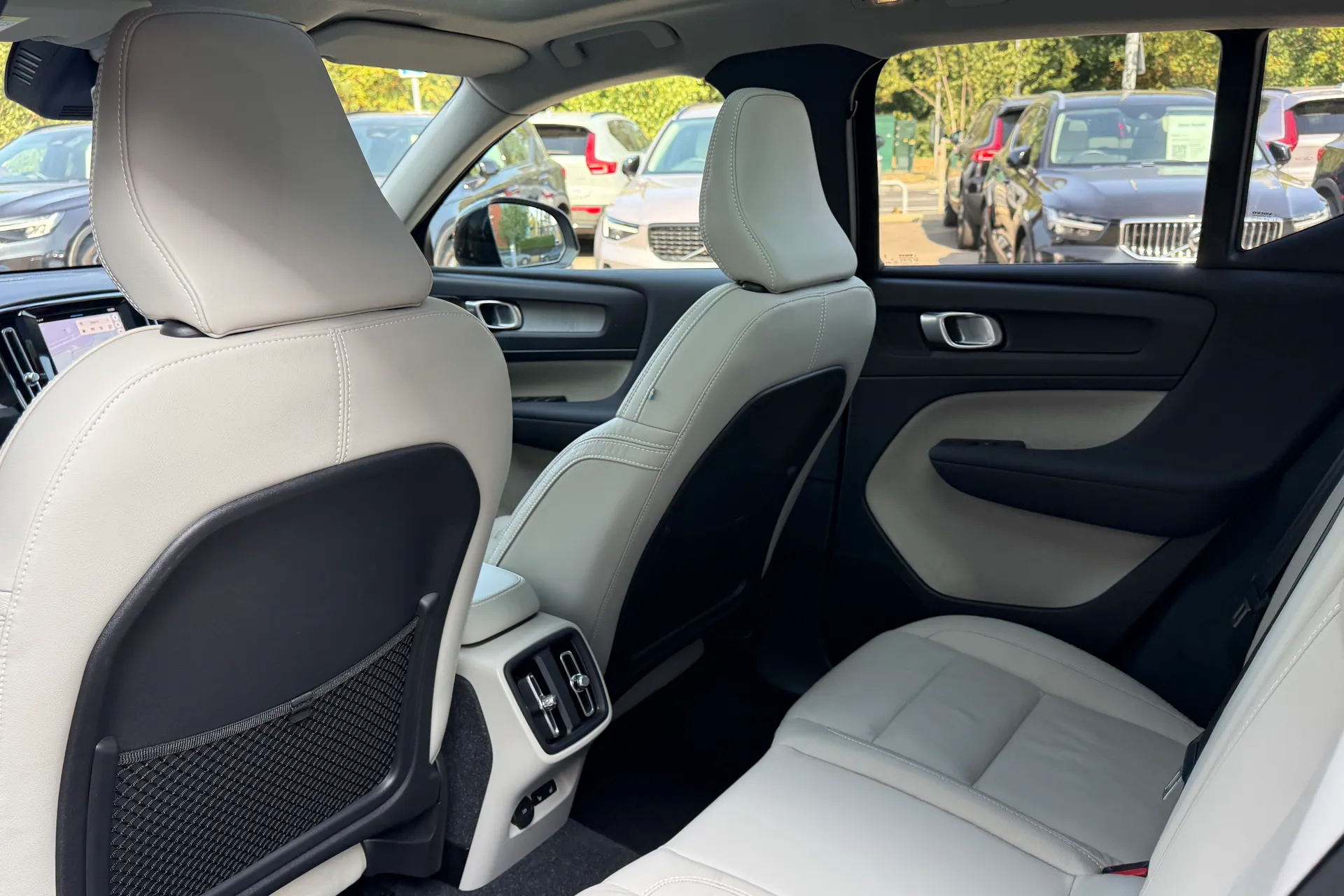 Volvo XC40 thumbnail image number 29