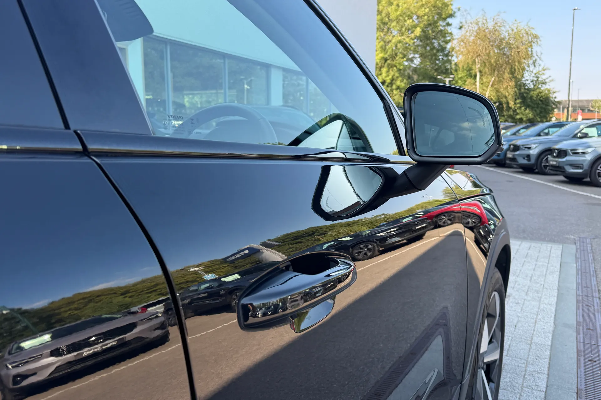 Volvo XC40 thumbnail image number 15