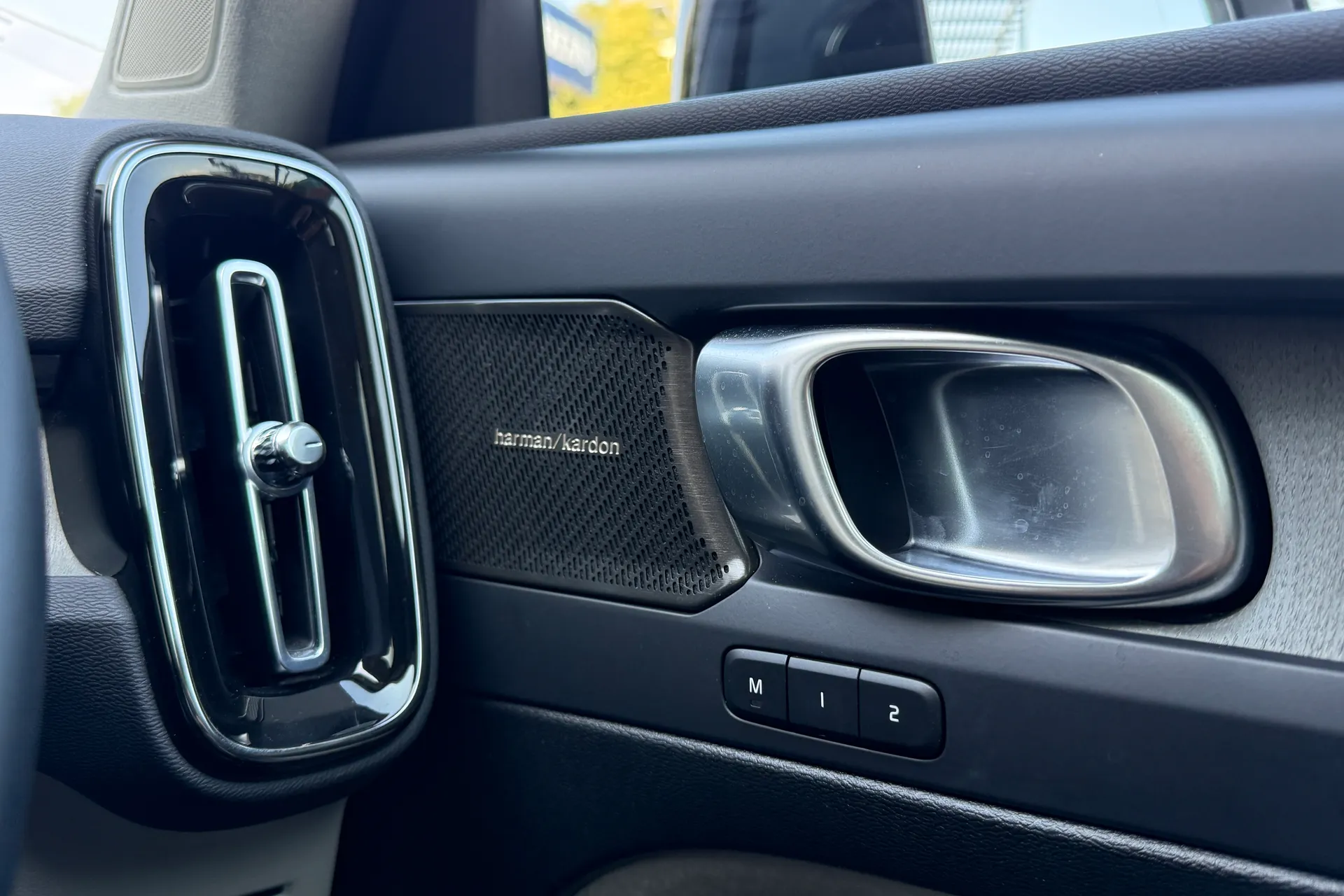 Volvo XC40 thumbnail image number 42