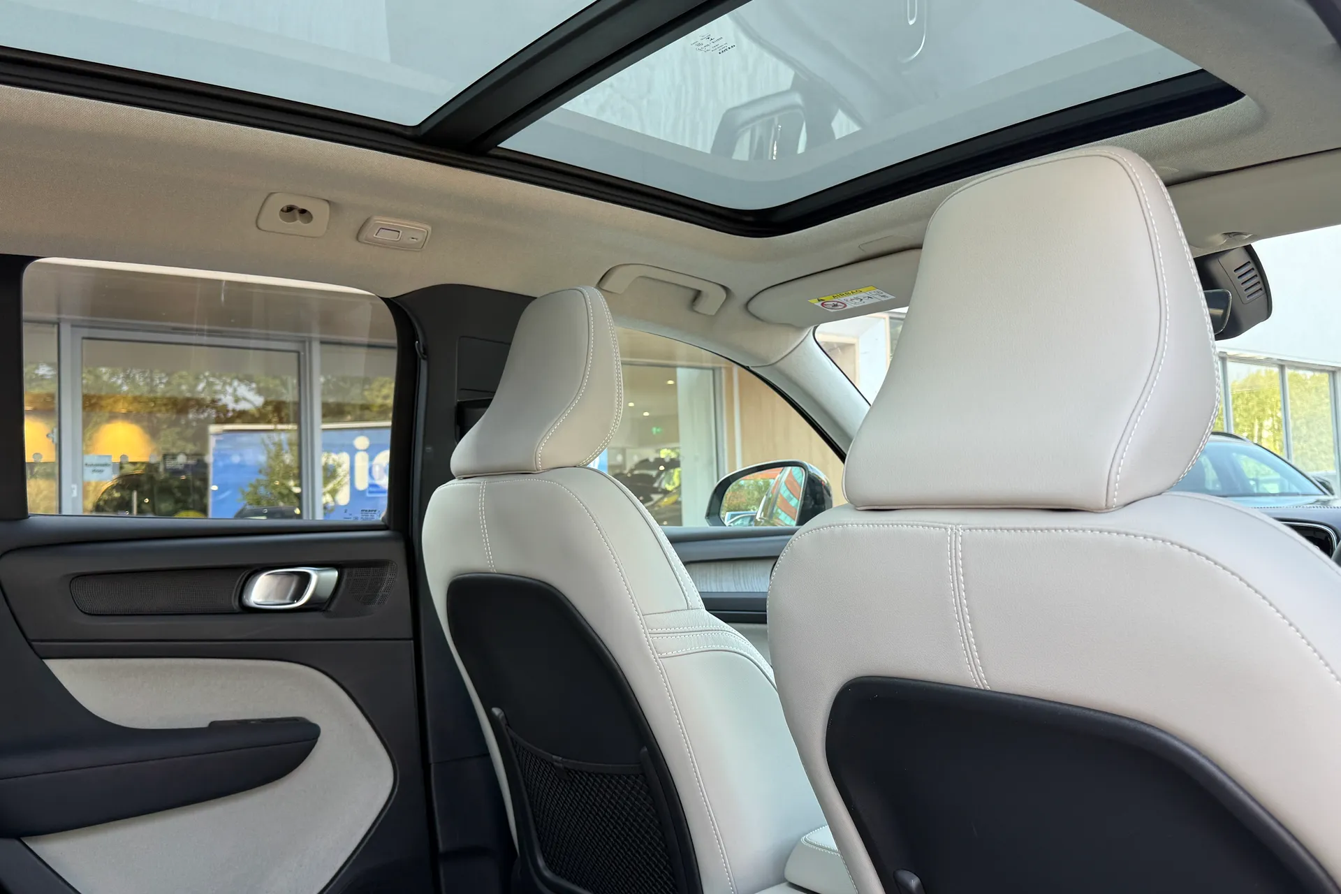 Volvo XC40 thumbnail image number 24