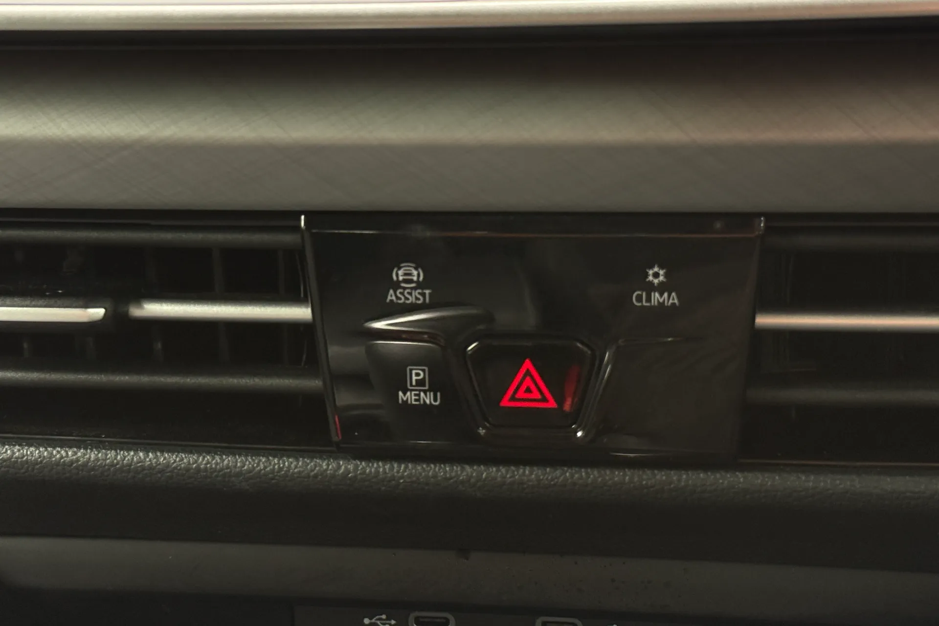 VOLKSWAGEN GOLF thumbnail image number 25