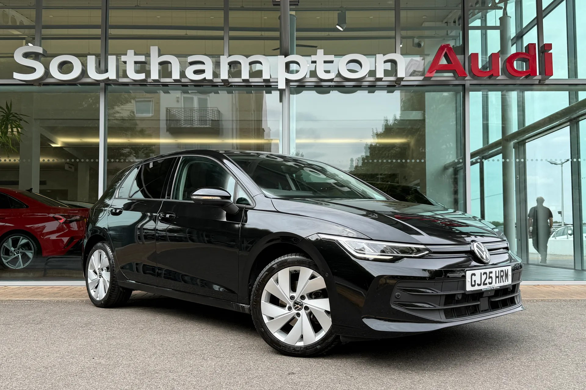 VOLKSWAGEN GOLF focused image