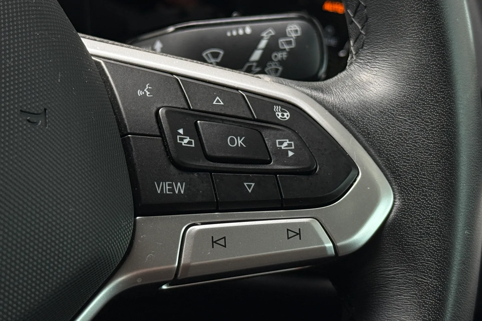 VOLKSWAGEN GOLF thumbnail image number 7