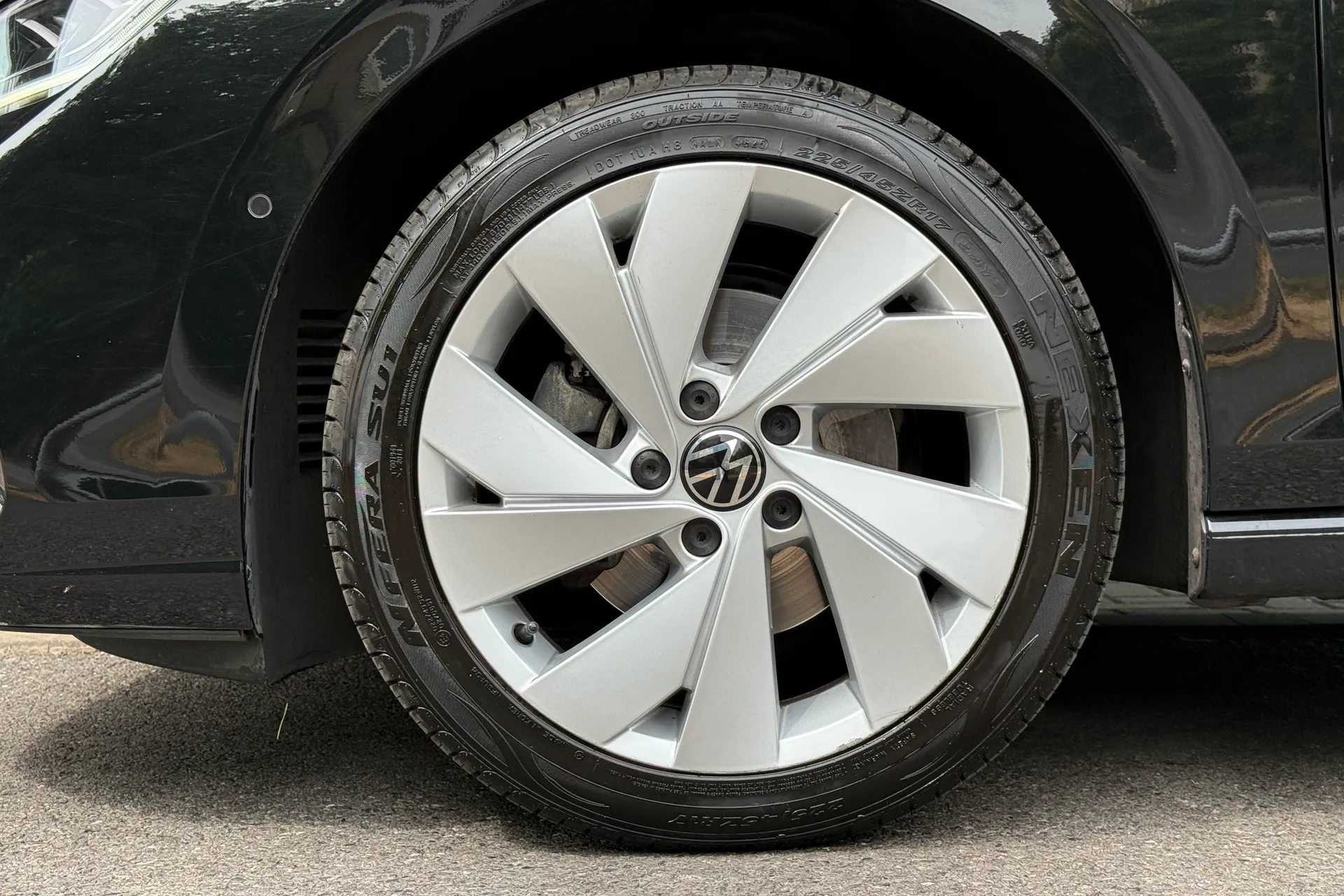VOLKSWAGEN GOLF thumbnail image number 5