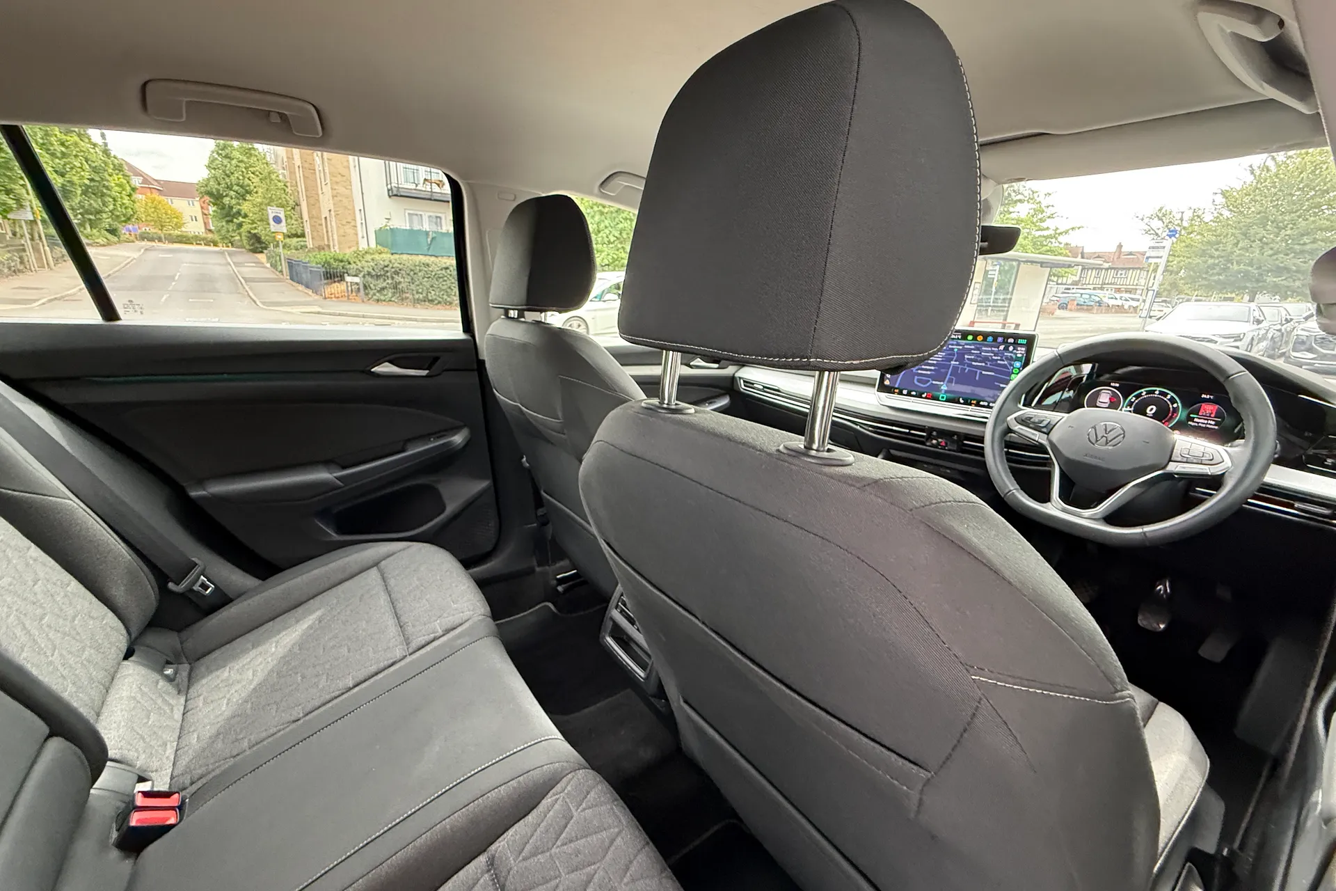 VOLKSWAGEN GOLF thumbnail image number 36