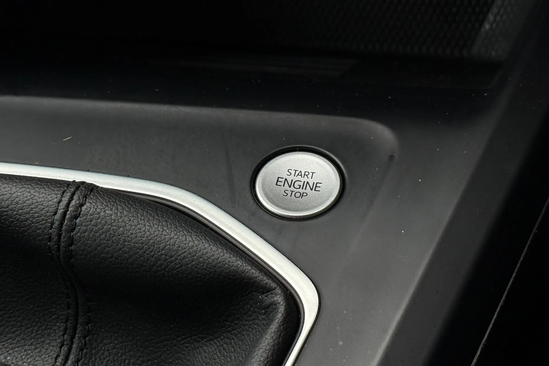 VOLKSWAGEN GOLF thumbnail image number 18
