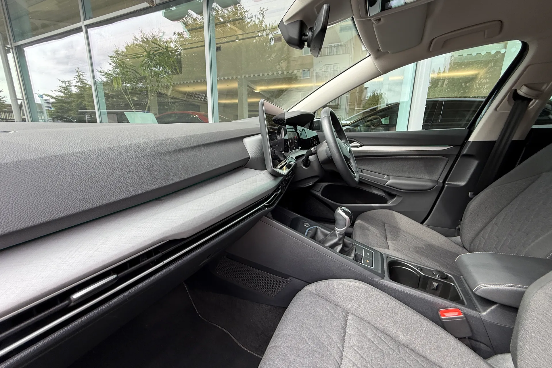 VOLKSWAGEN GOLF thumbnail image number 2