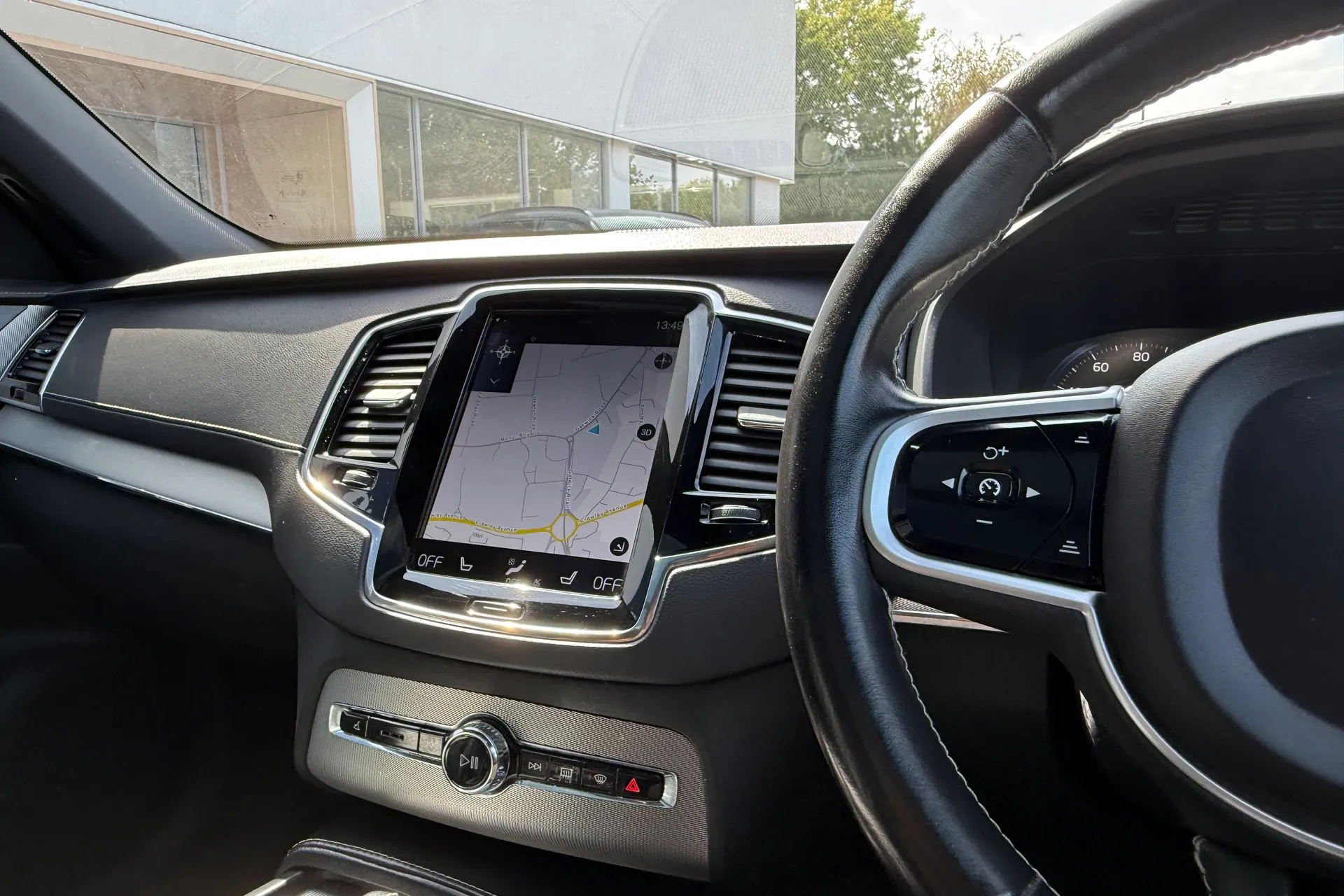 Volvo XC90 thumbnail image number 40