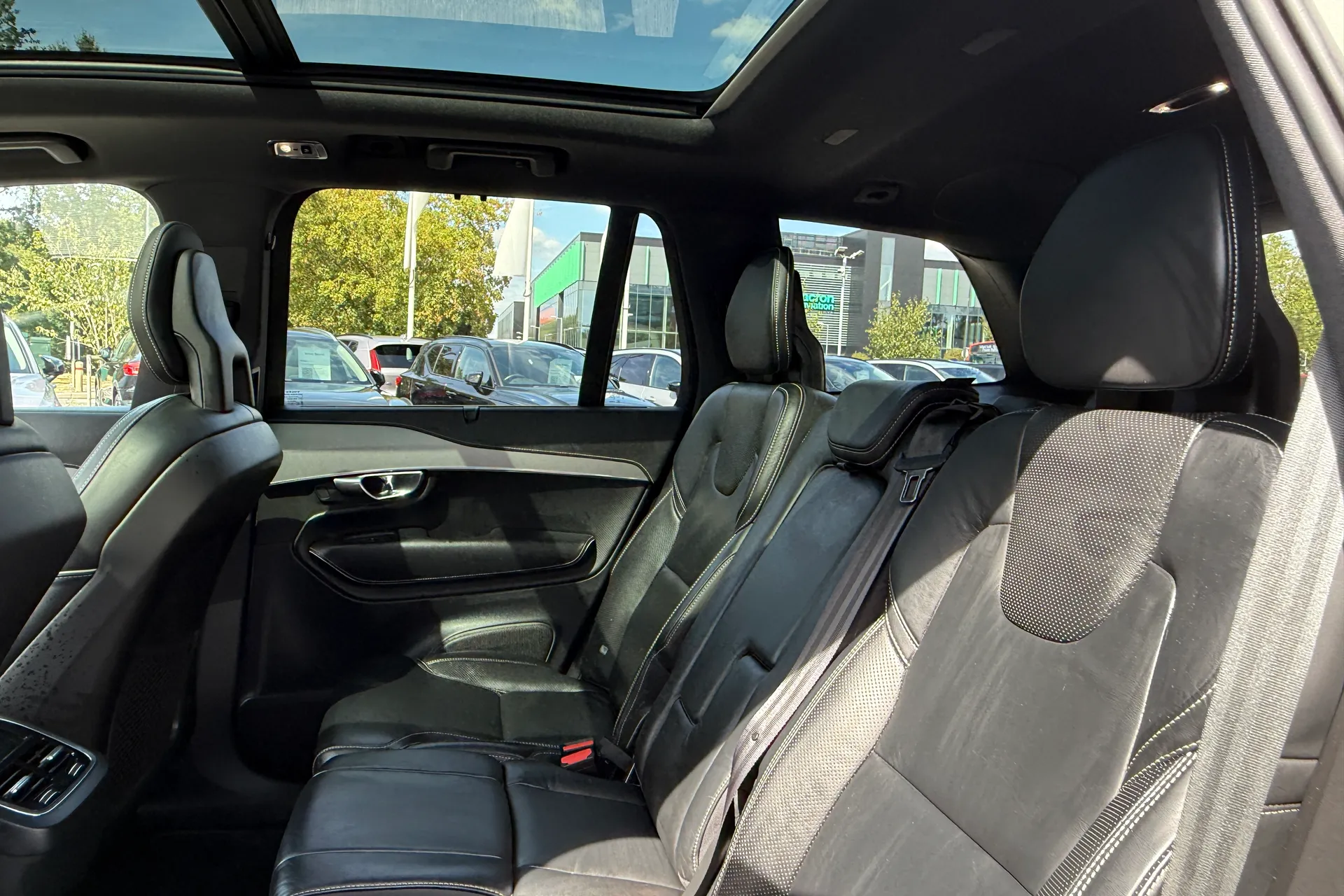 Volvo XC90 thumbnail image number 35