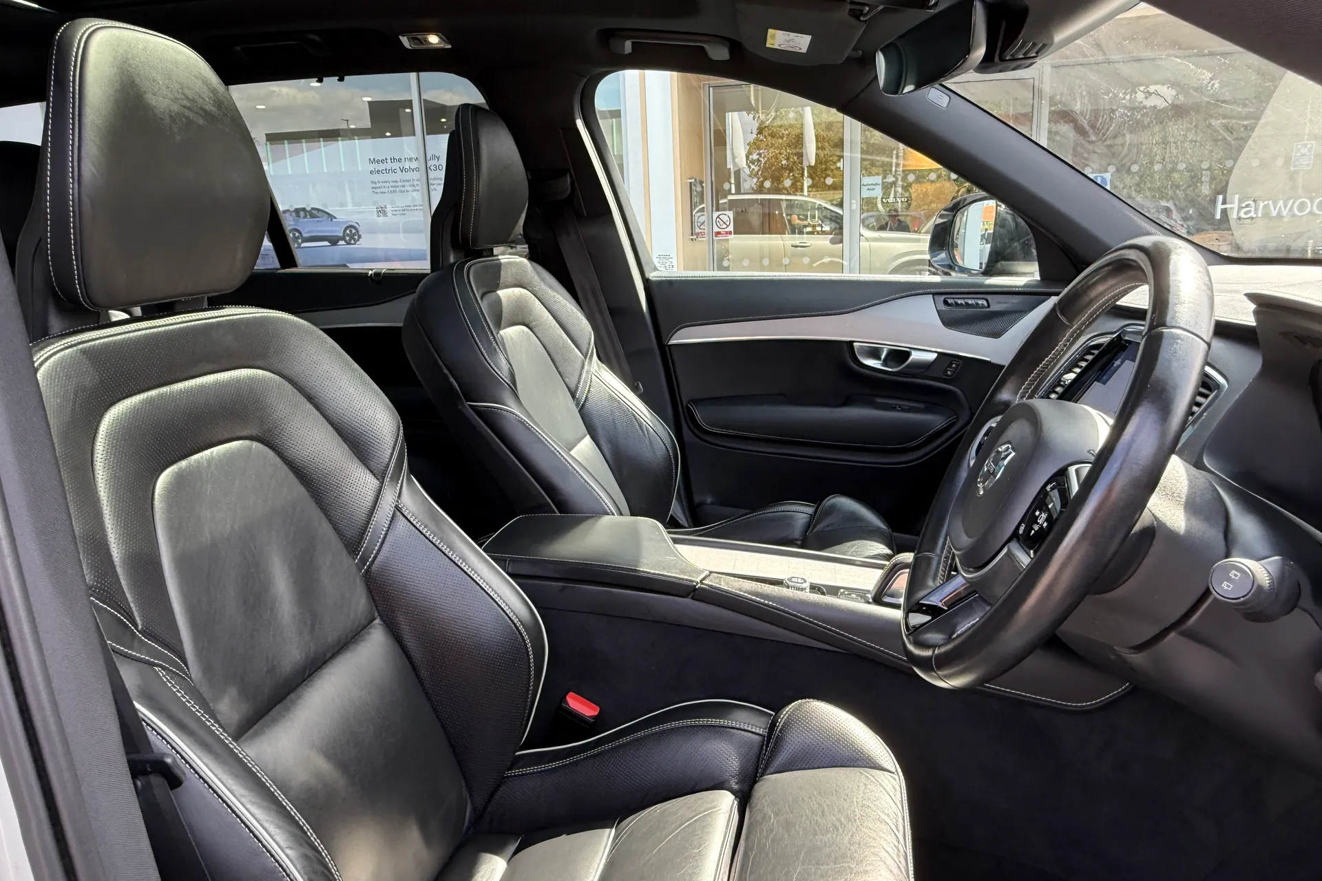 Volvo XC90 thumbnail image number 31