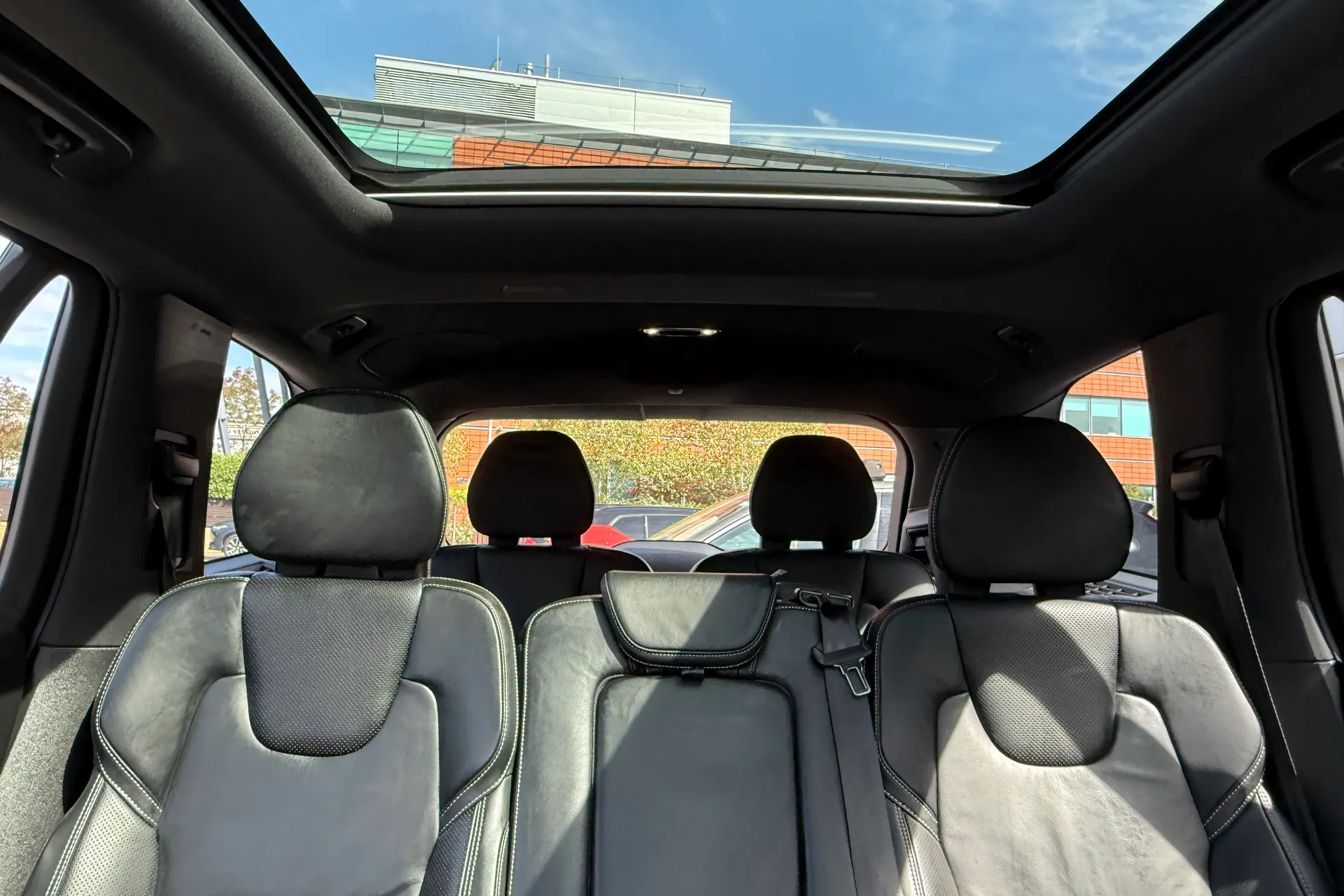 Volvo XC90 thumbnail image number 30