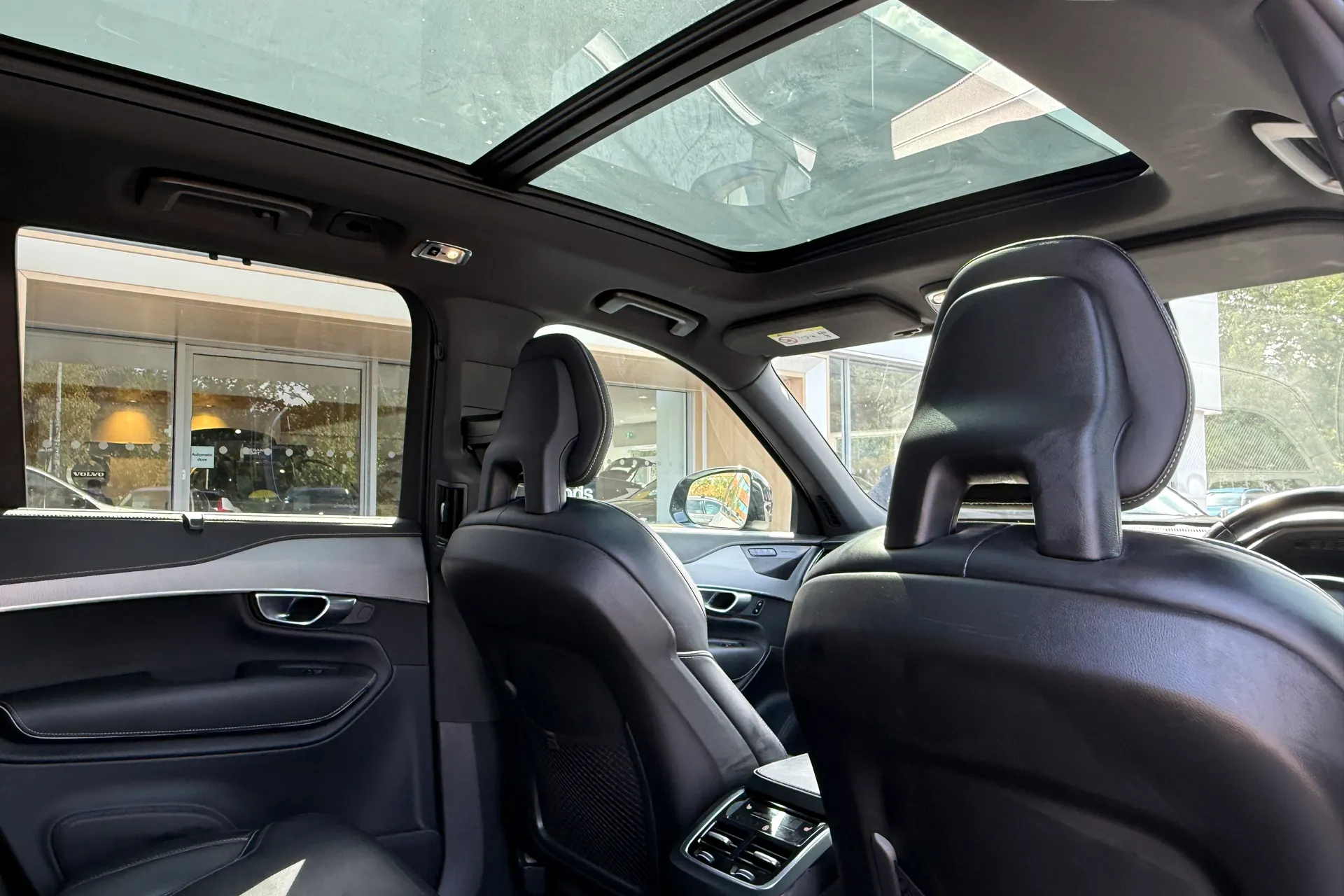 Volvo XC90 thumbnail image number 28