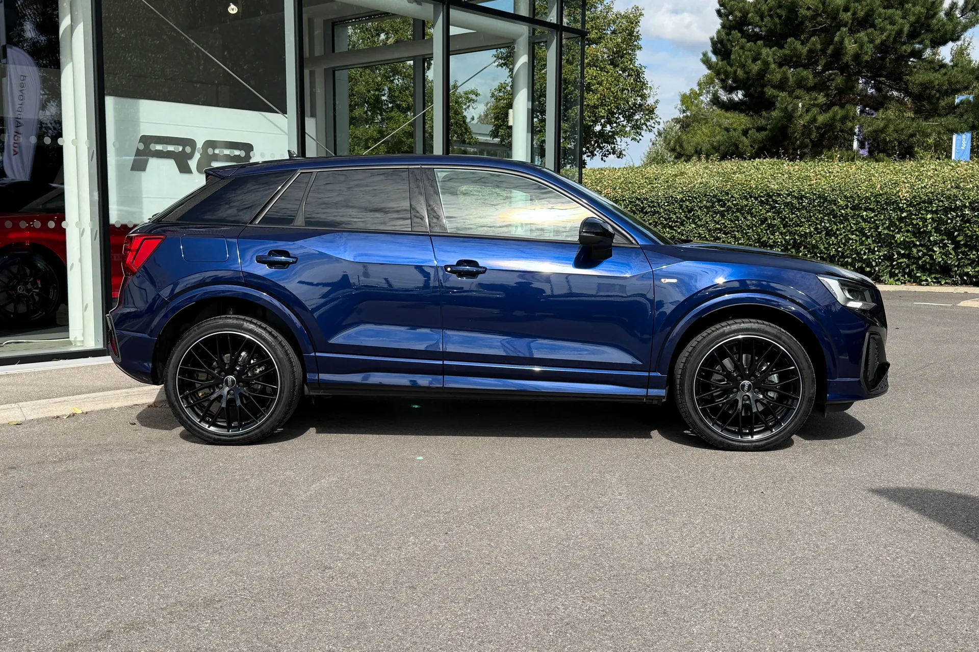 Audi Q2 thumbnail image number 2