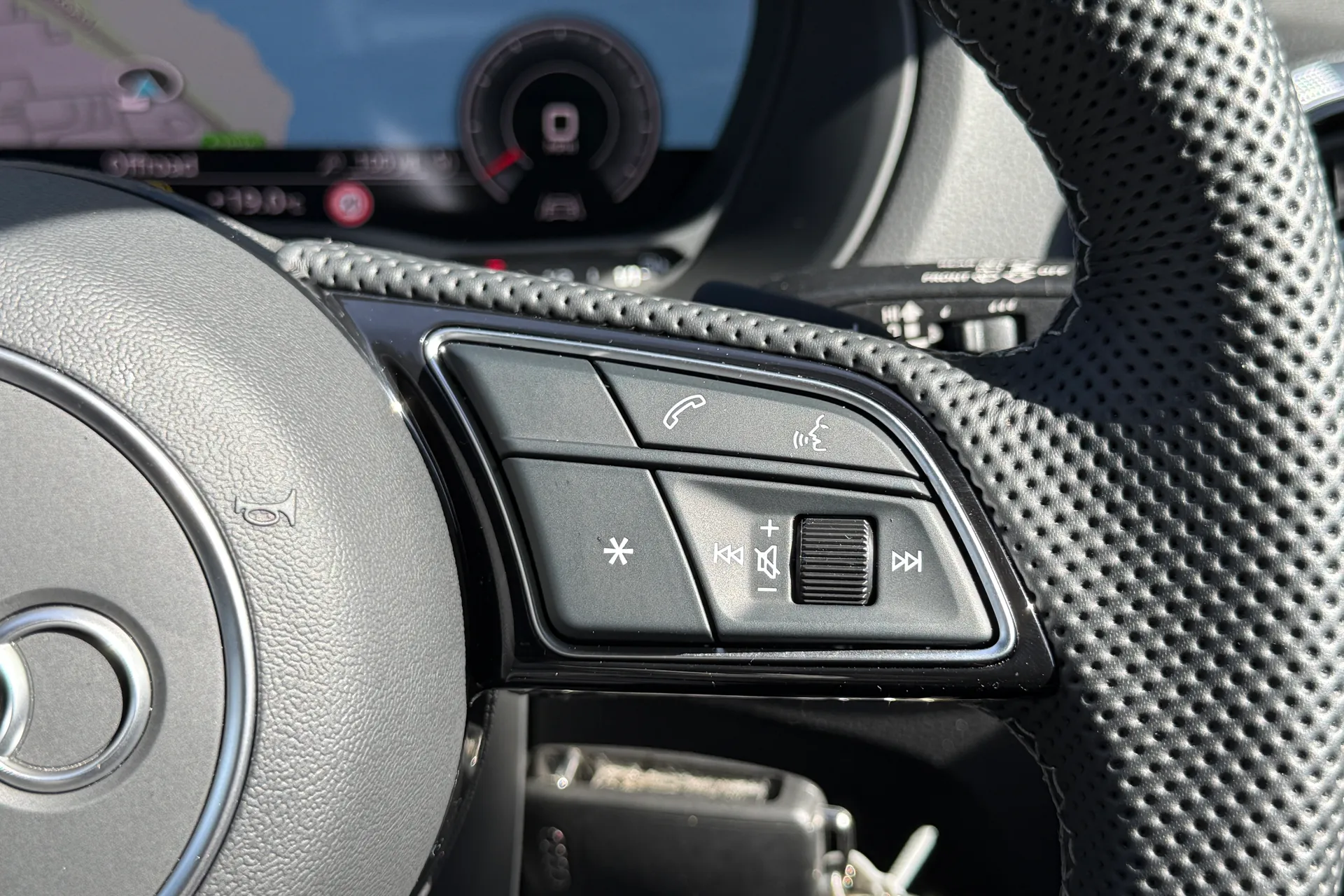 Audi Q2 thumbnail image number 49
