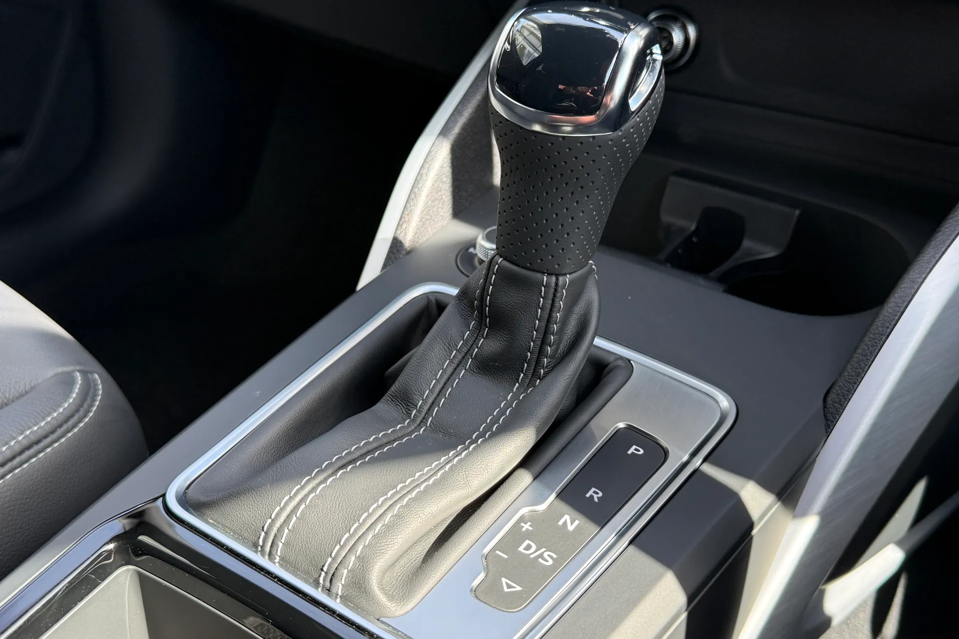 Audi Q2 thumbnail image number 38