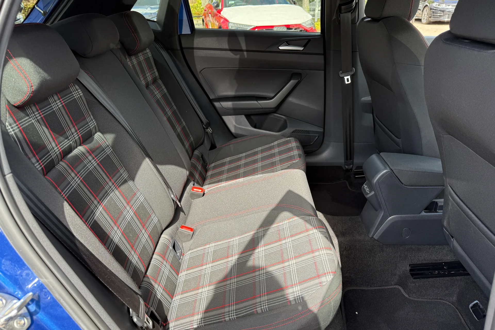 VOLKSWAGEN POLO thumbnail image number 40