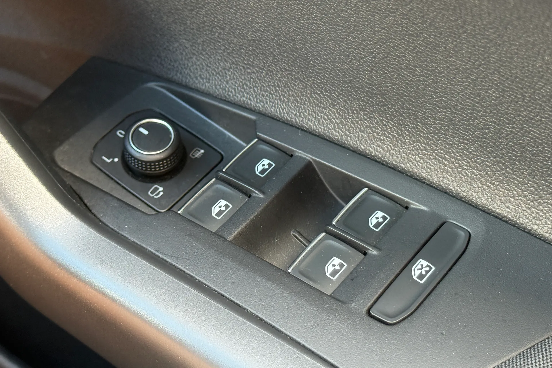 VOLKSWAGEN POLO thumbnail image number 15
