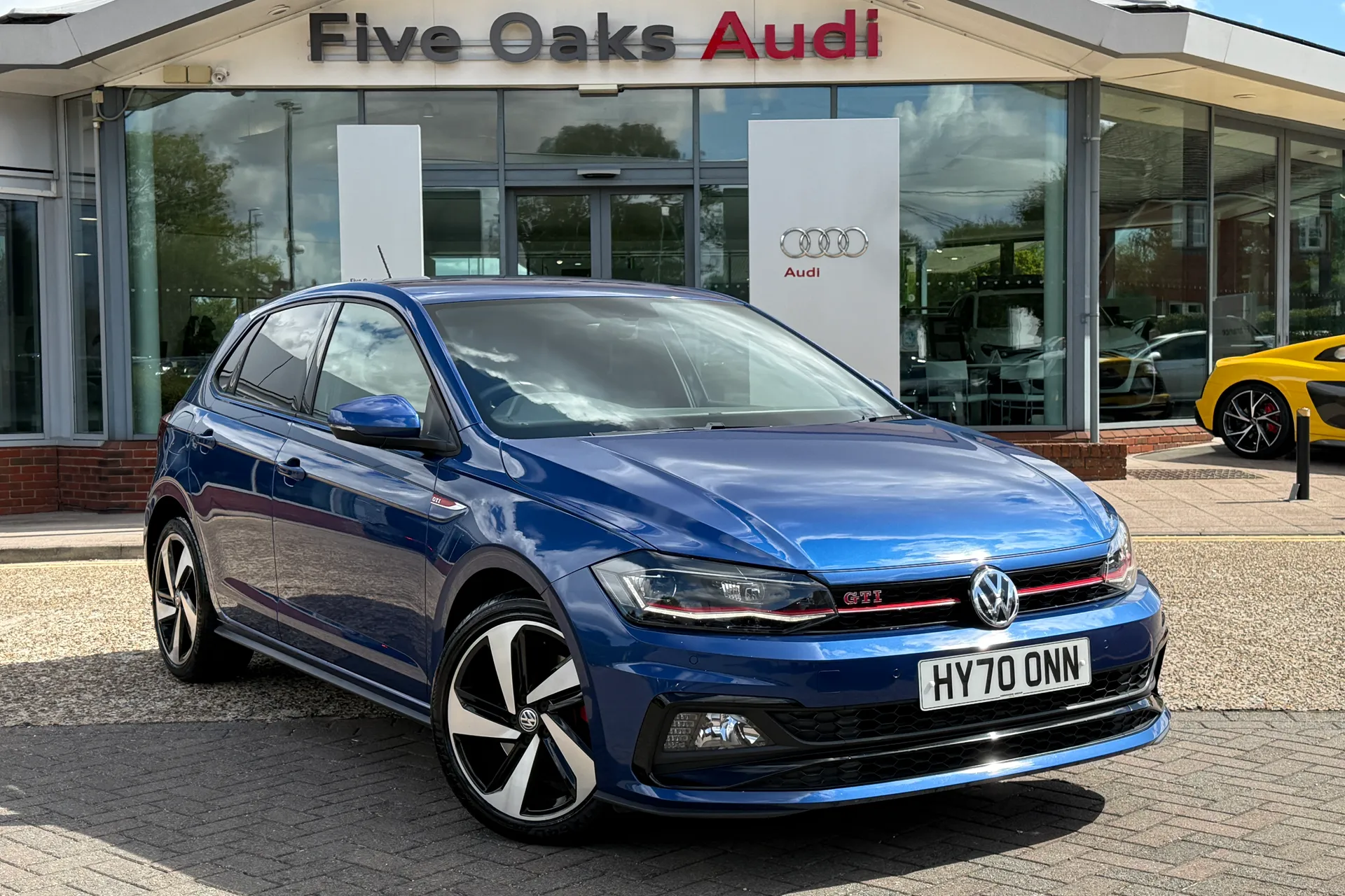 VOLKSWAGEN POLO focused image