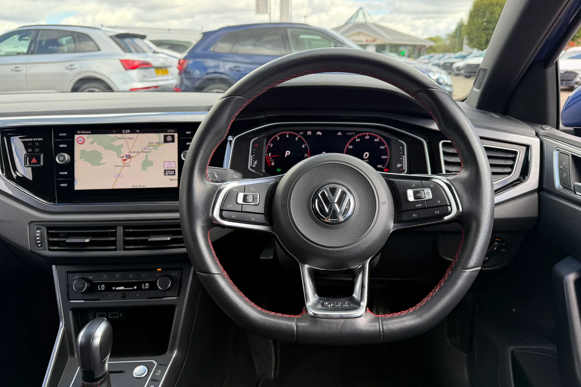 VOLKSWAGEN POLO thumbnail image number 6