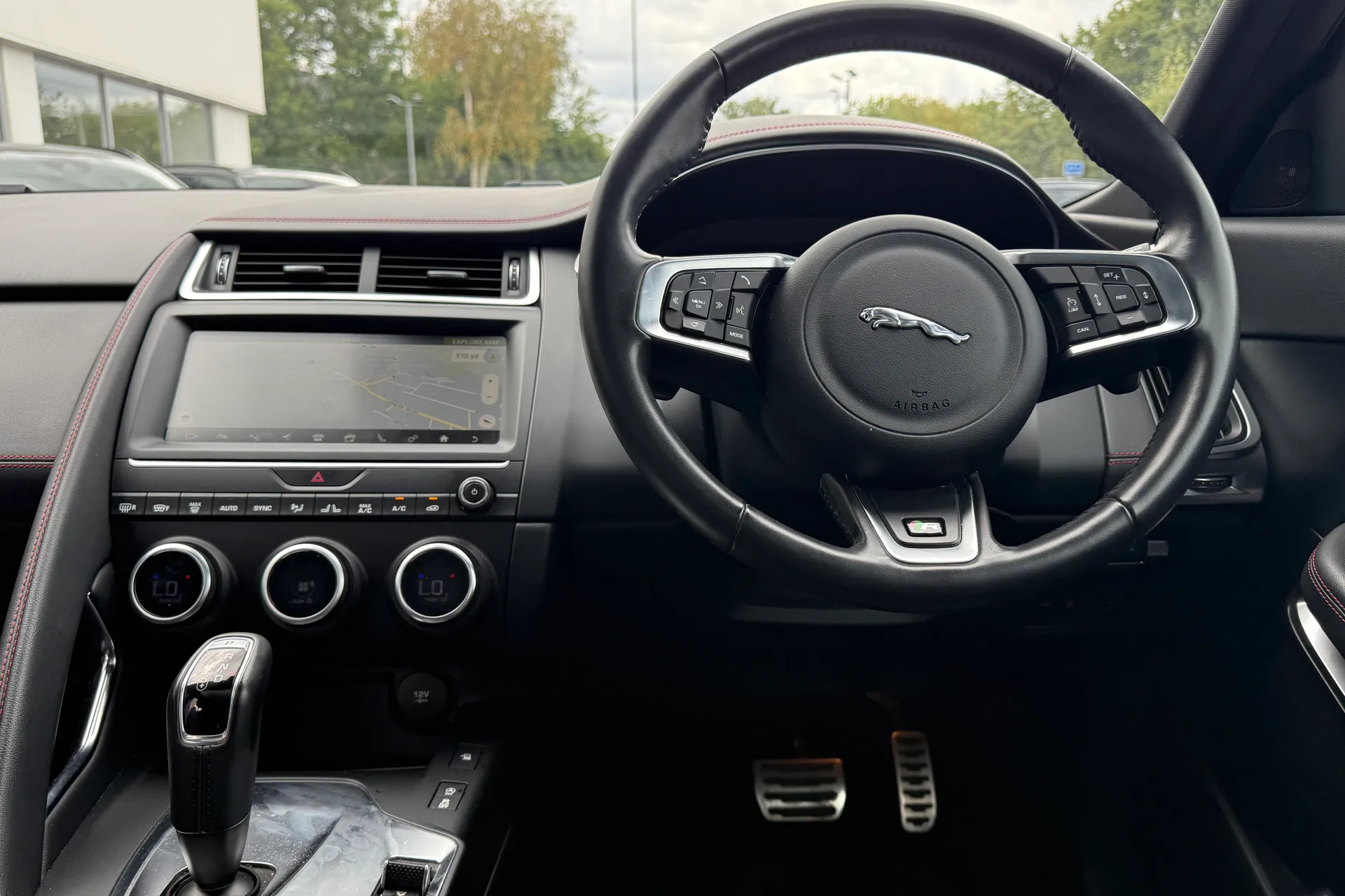Jaguar E-PACE thumbnail image number 33