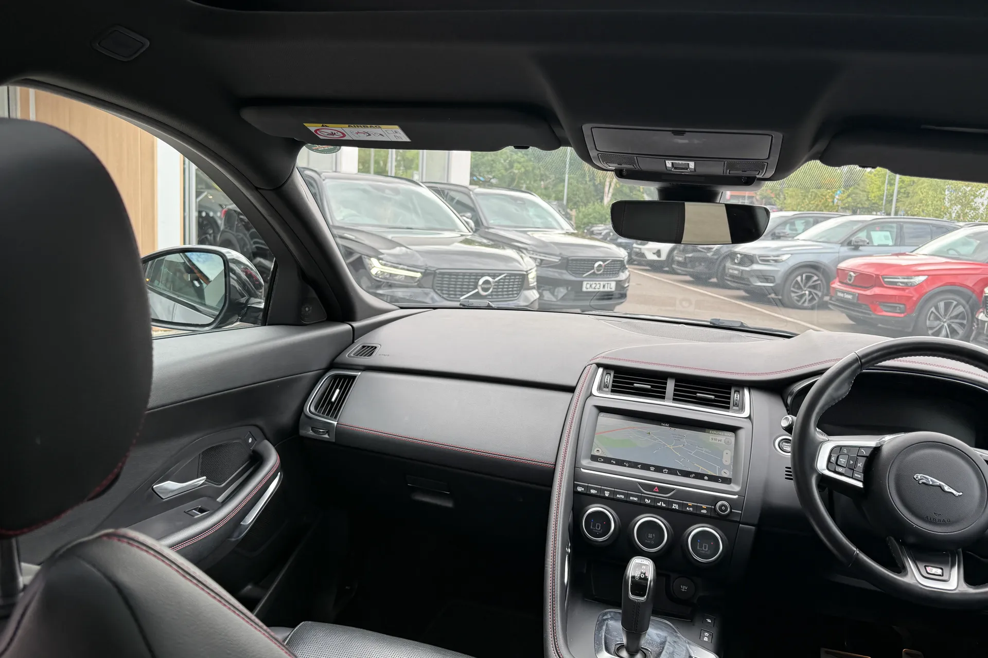 Jaguar E-PACE thumbnail image number 31
