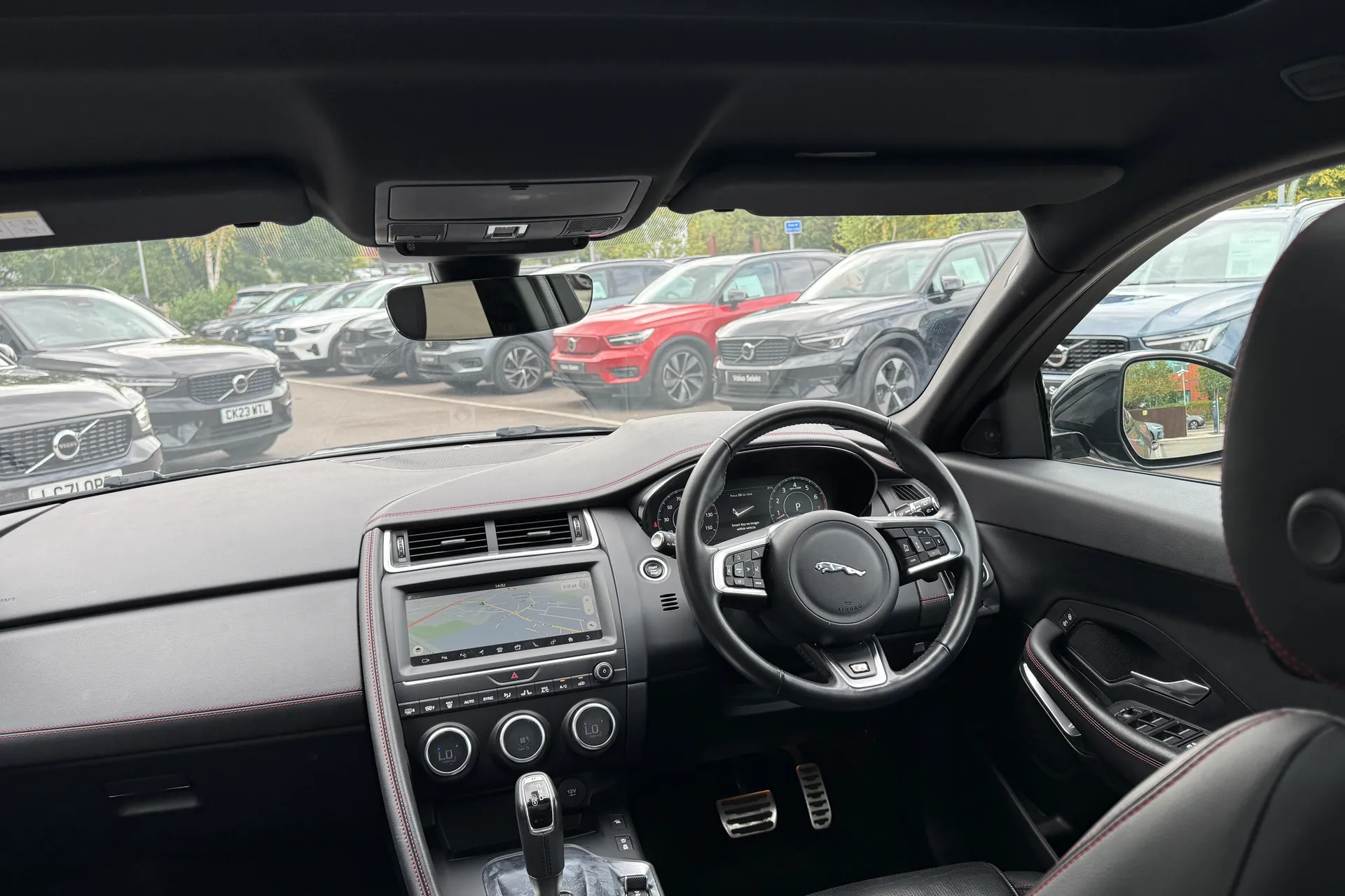 Jaguar E-PACE thumbnail image number 32