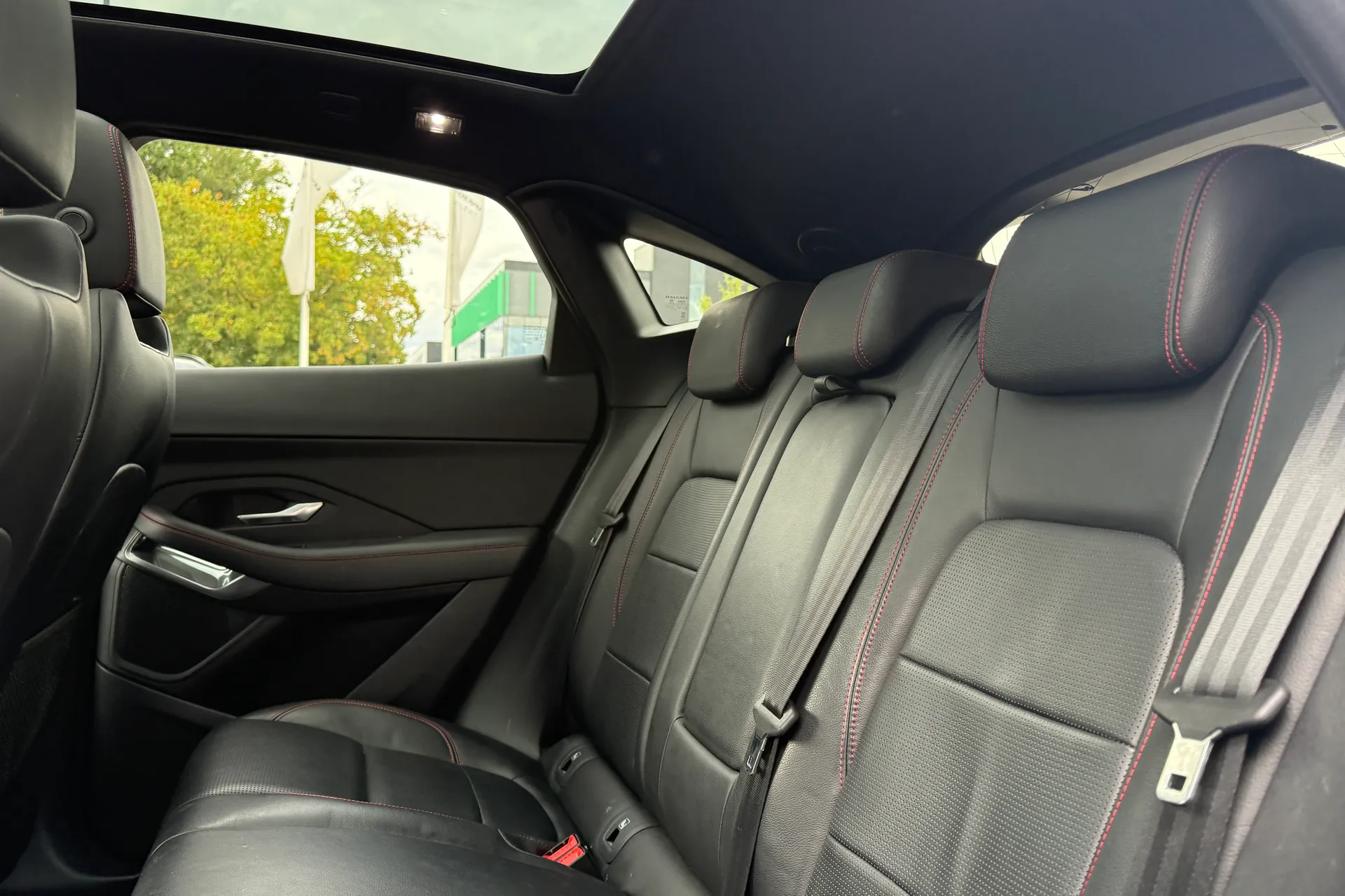 Jaguar E-PACE thumbnail image number 30
