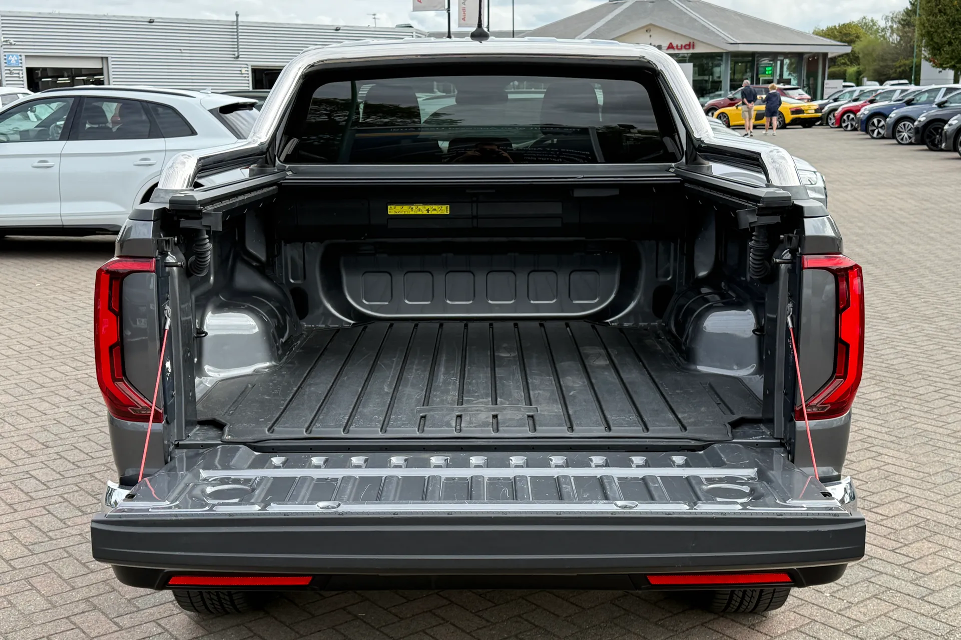 VOLKSWAGEN AMAROK thumbnail image number 39