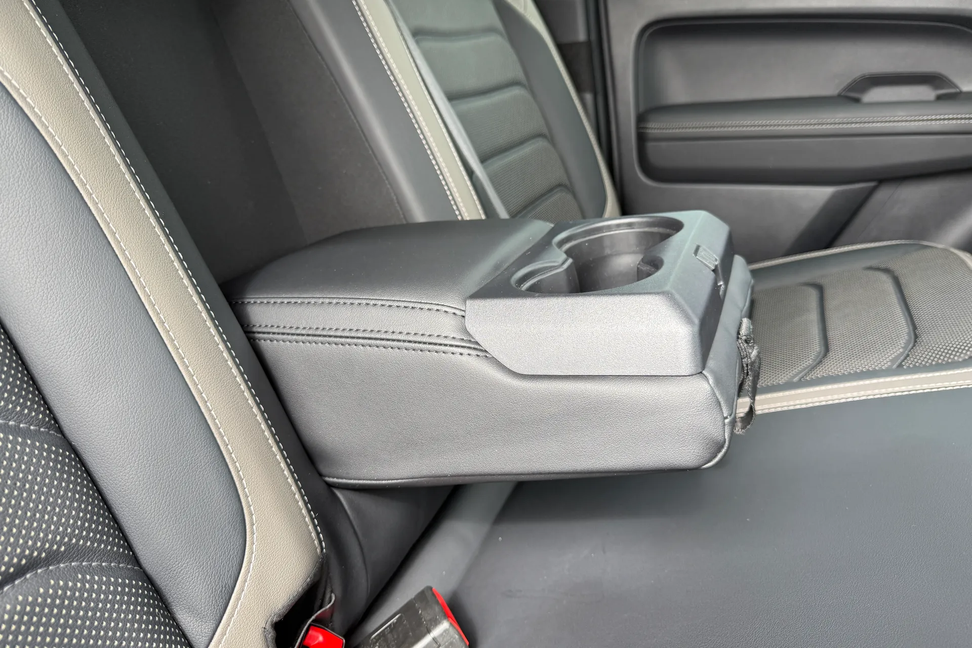 VOLKSWAGEN AMAROK thumbnail image number 49