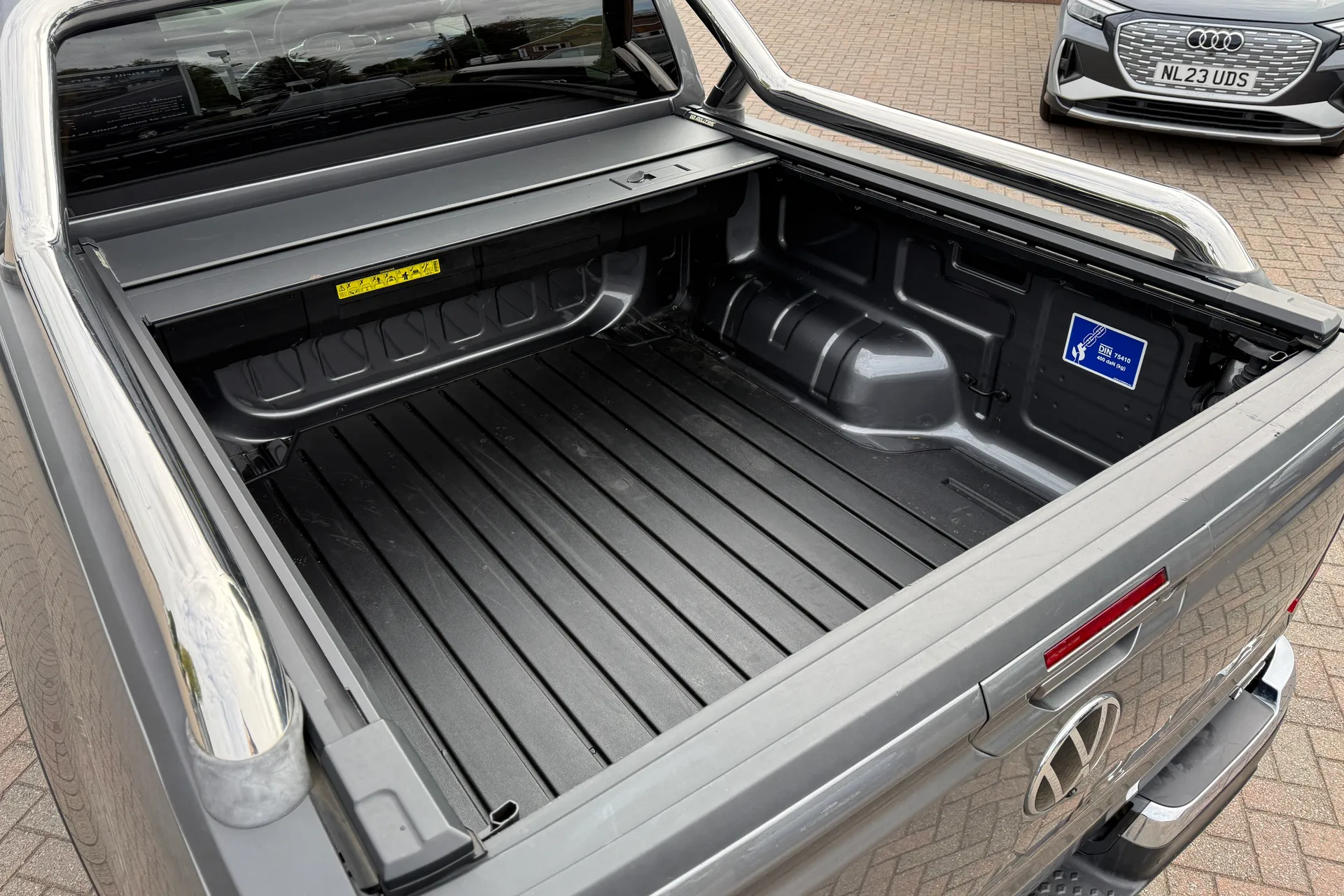 VOLKSWAGEN AMAROK thumbnail image number 38