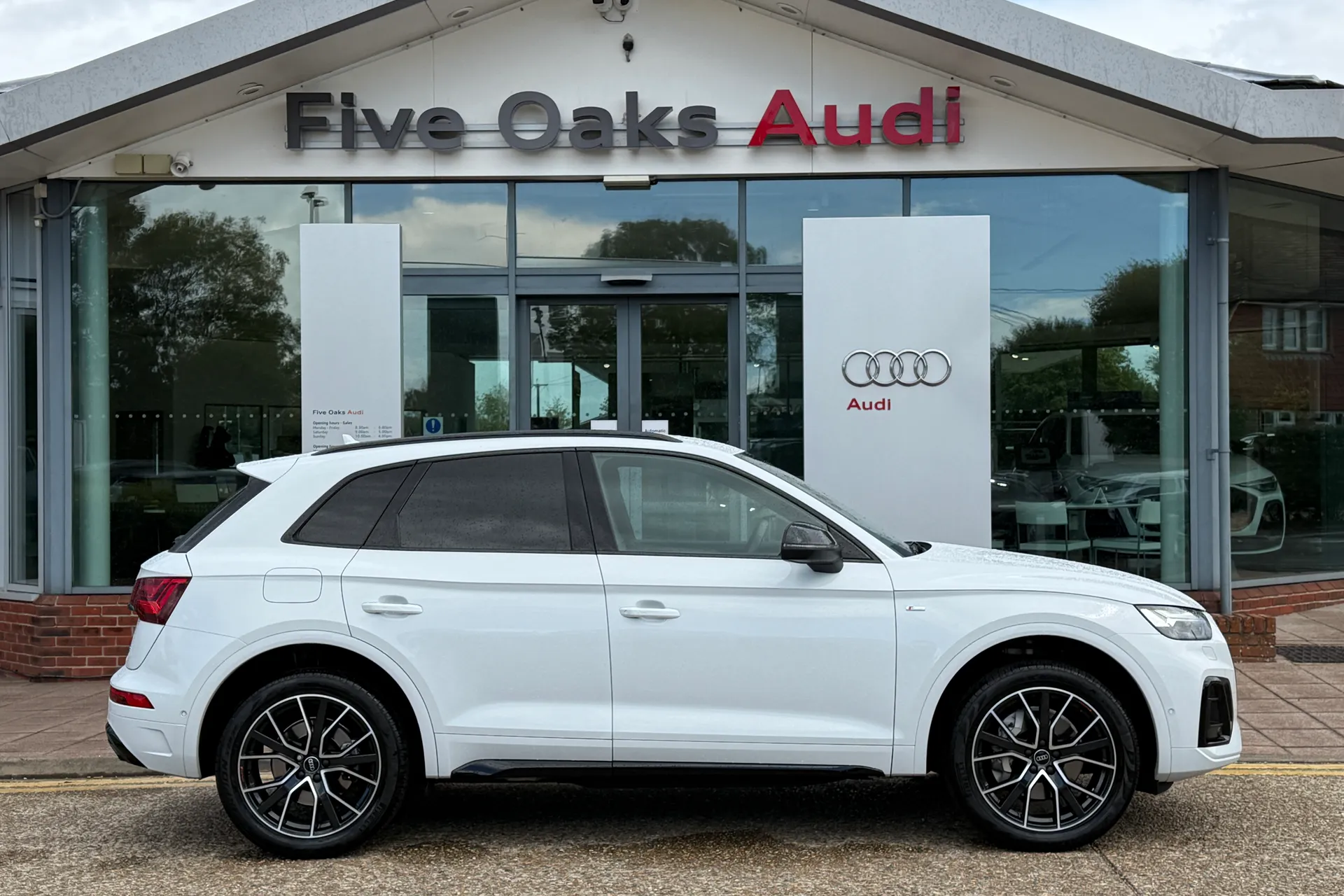 Audi Q5 thumbnail image number 2
