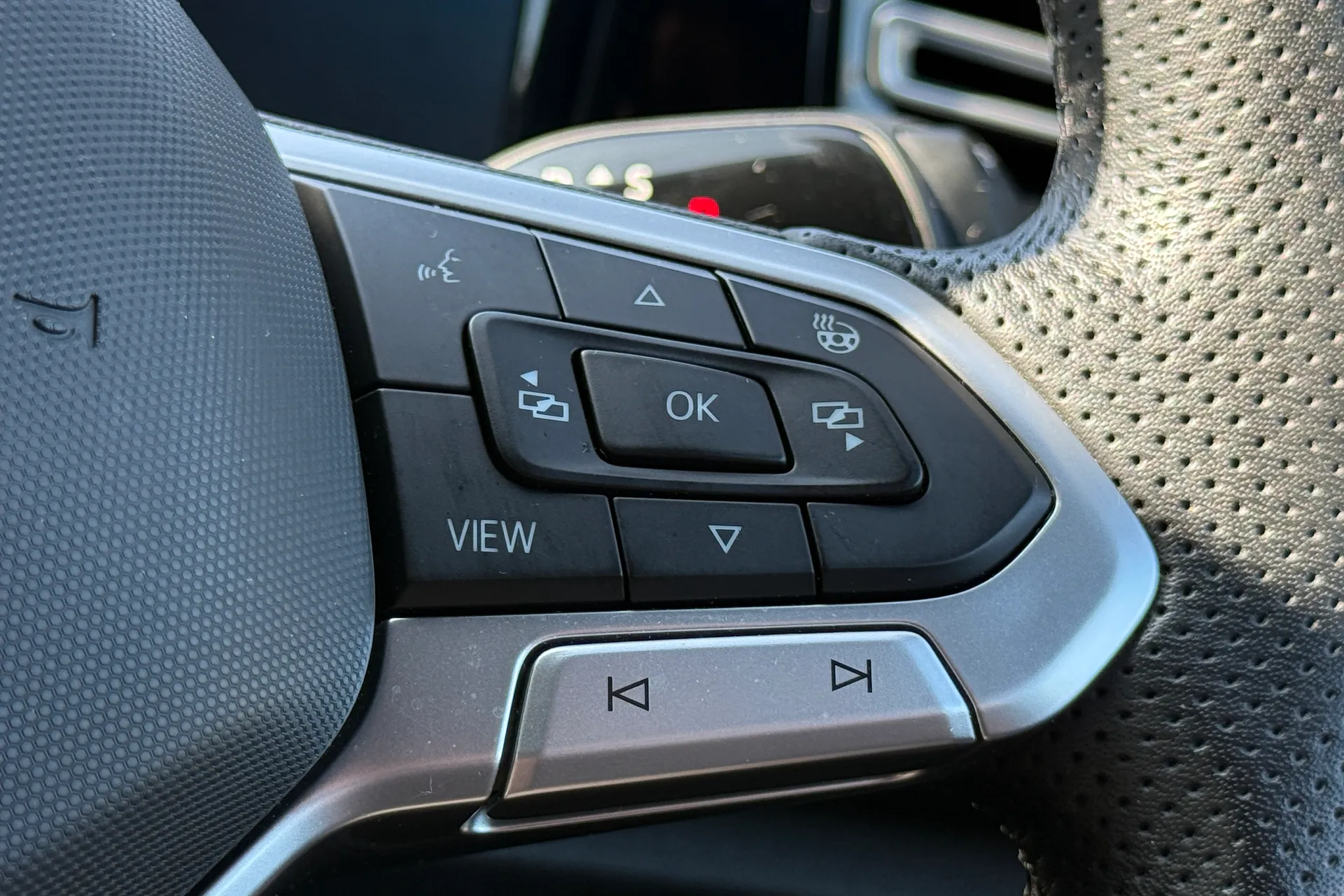 VOLKSWAGEN TIGUAN thumbnail image number 7