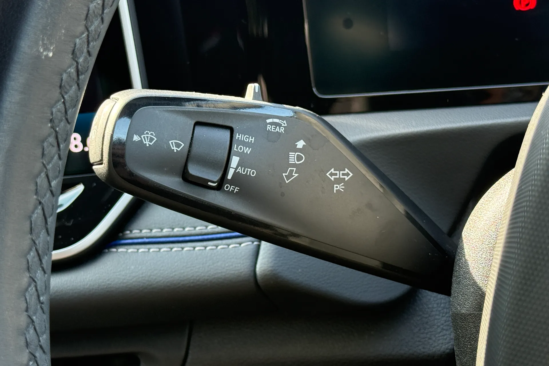 VOLKSWAGEN TIGUAN thumbnail image number 10