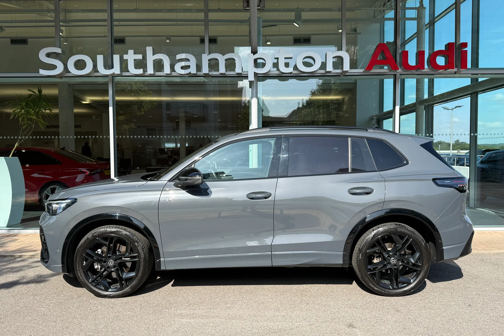 VOLKSWAGEN TIGUAN thumbnail image number 44