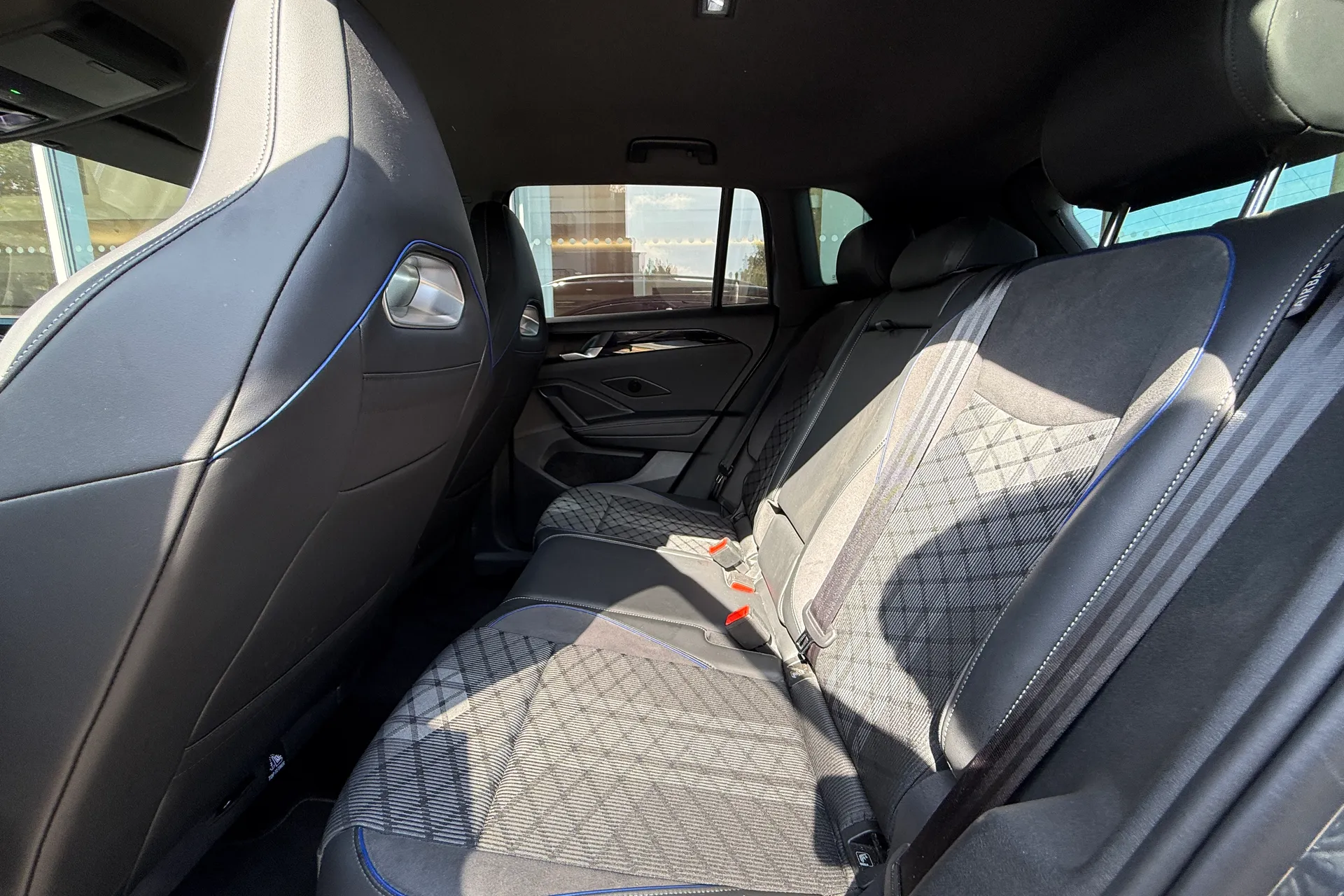 VOLKSWAGEN TIGUAN thumbnail image number 47
