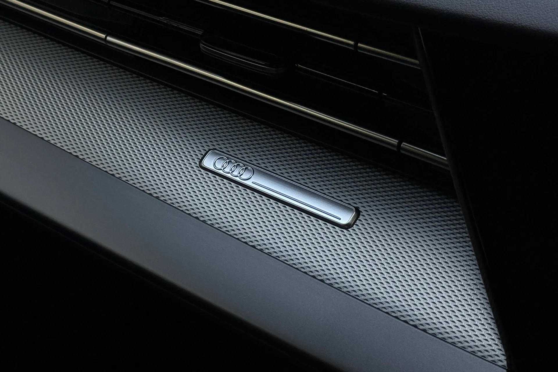 Audi A3 thumbnail image number 22