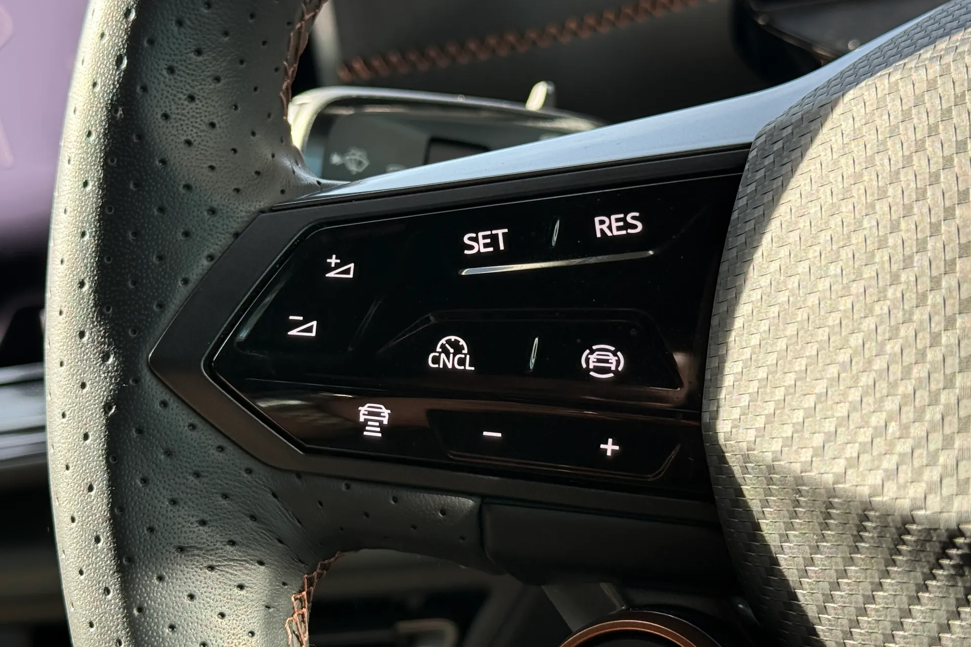CUPRA BORN thumbnail image number 9