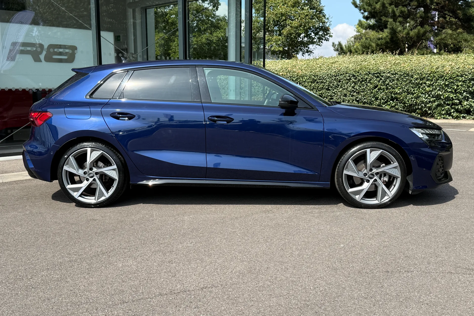 Audi A3 thumbnail image number 2