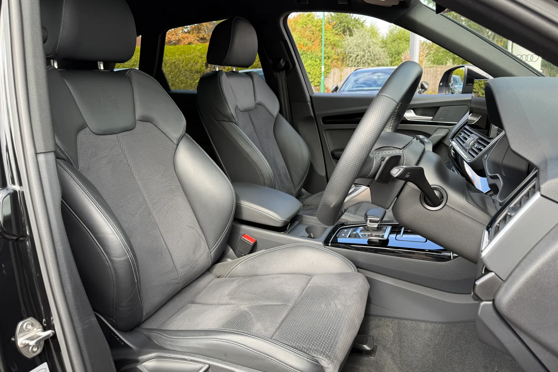 Audi Q5 thumbnail image number 26