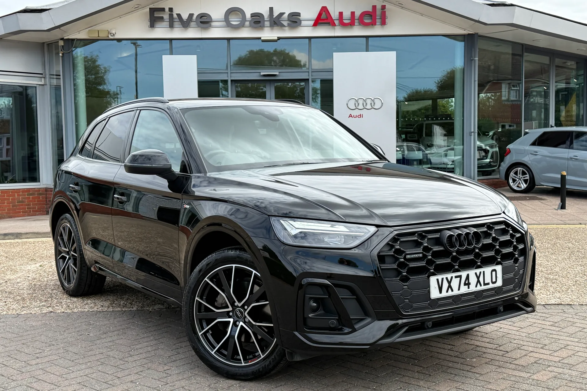 Audi Q5 thumbnail image number 2