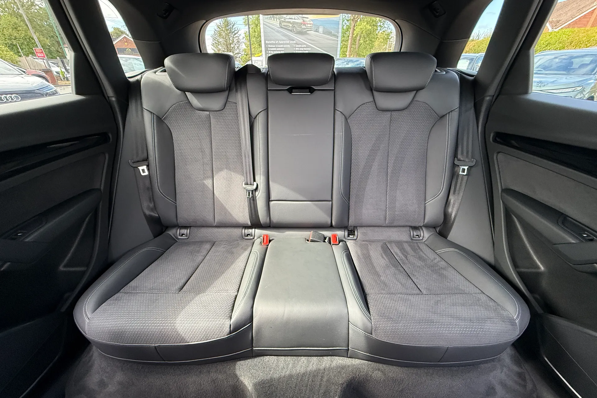 Audi Q5 thumbnail image number 35