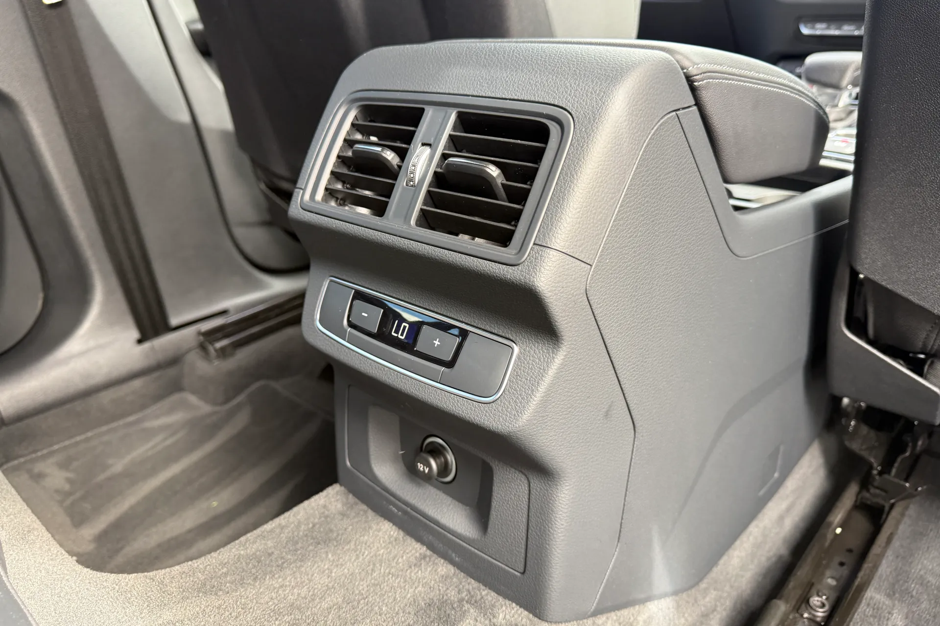 Audi Q5 thumbnail image number 44