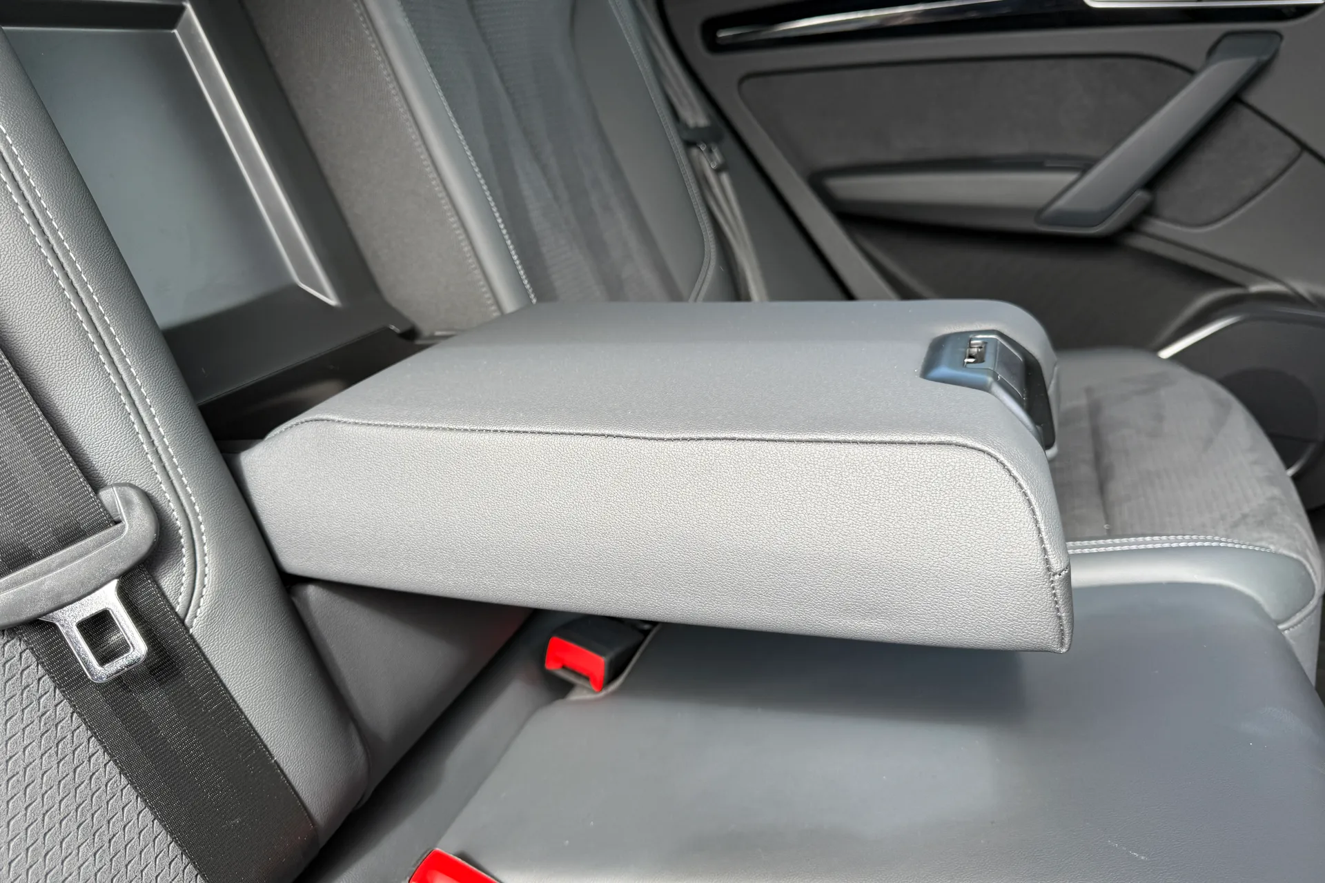 Audi Q5 thumbnail image number 43